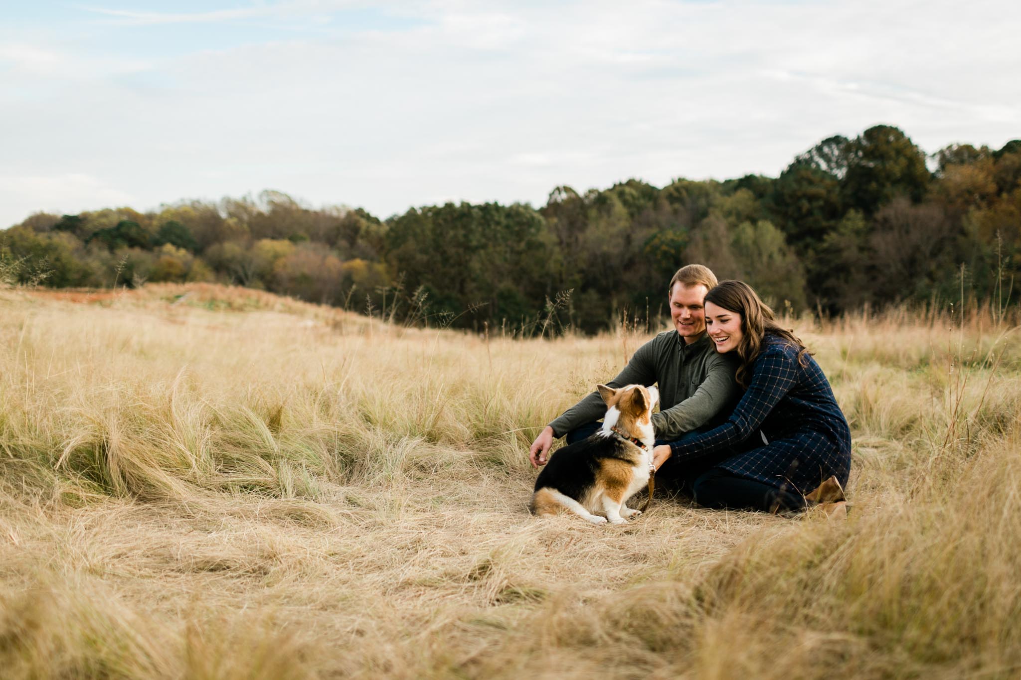 Outdoor family photo at NC Museum of Art | Raleigh Family Photographer| By G. Lin Photography