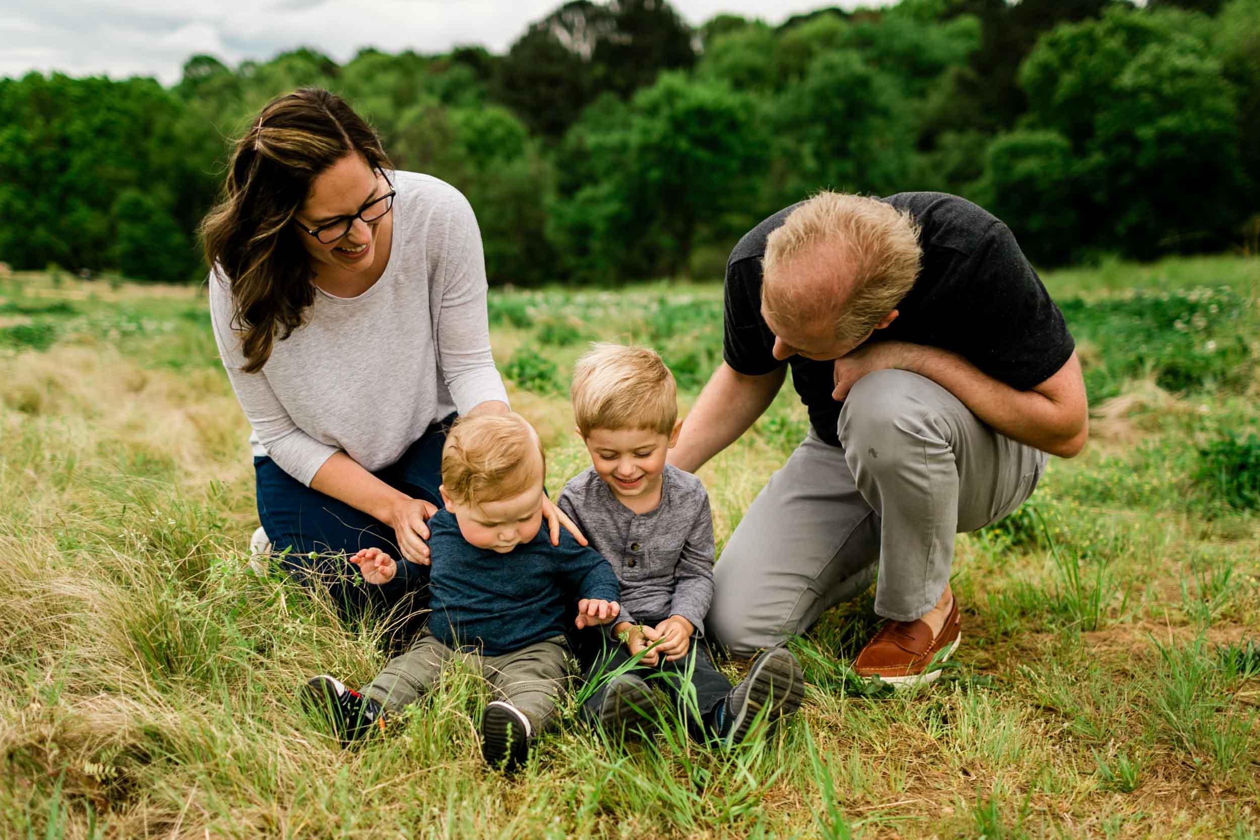 Organic lifestyle family photography outside | Durham Photographer | By G. Lin Photography