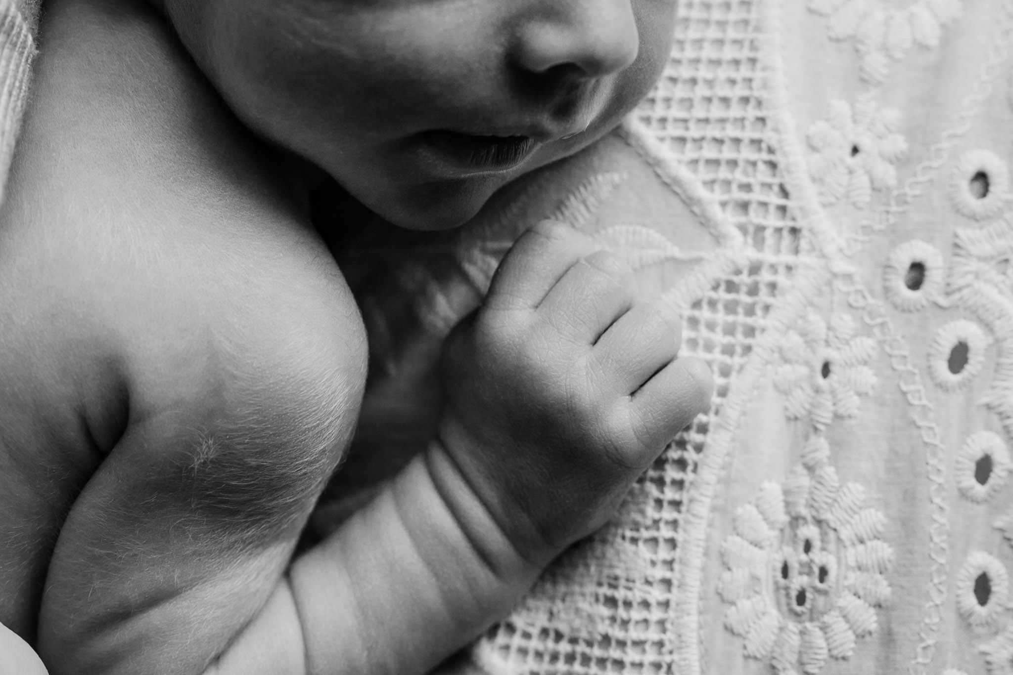 Durham Newborn Photographer | By G. Lin Photography | Black and white photo of baby's hands