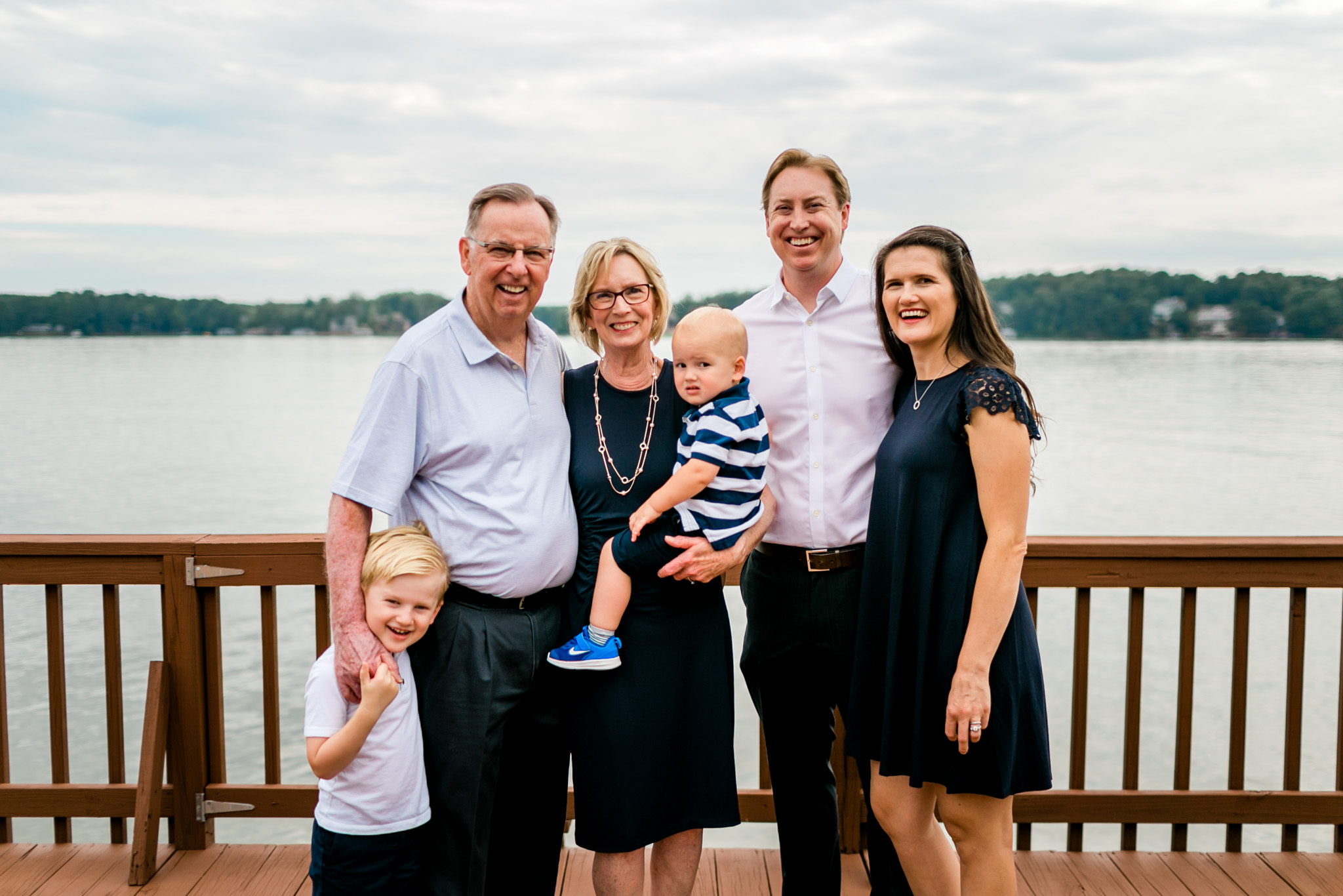 Outdoor summer family portrait | Raleigh Family Photographer | By G. Lin Photography