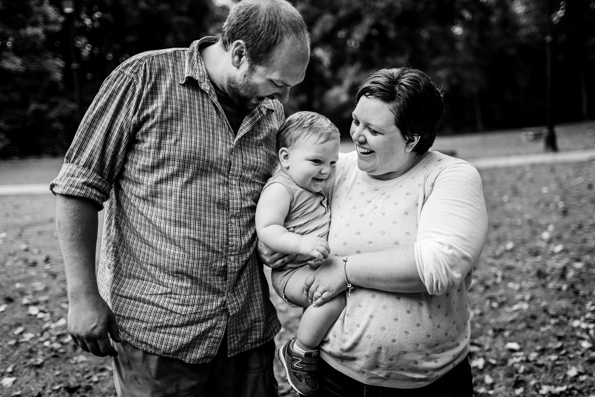 Durham Family Photographer | By G. Lin Photography | Beautiful outdoor family photo at Spruce Pine Lodge