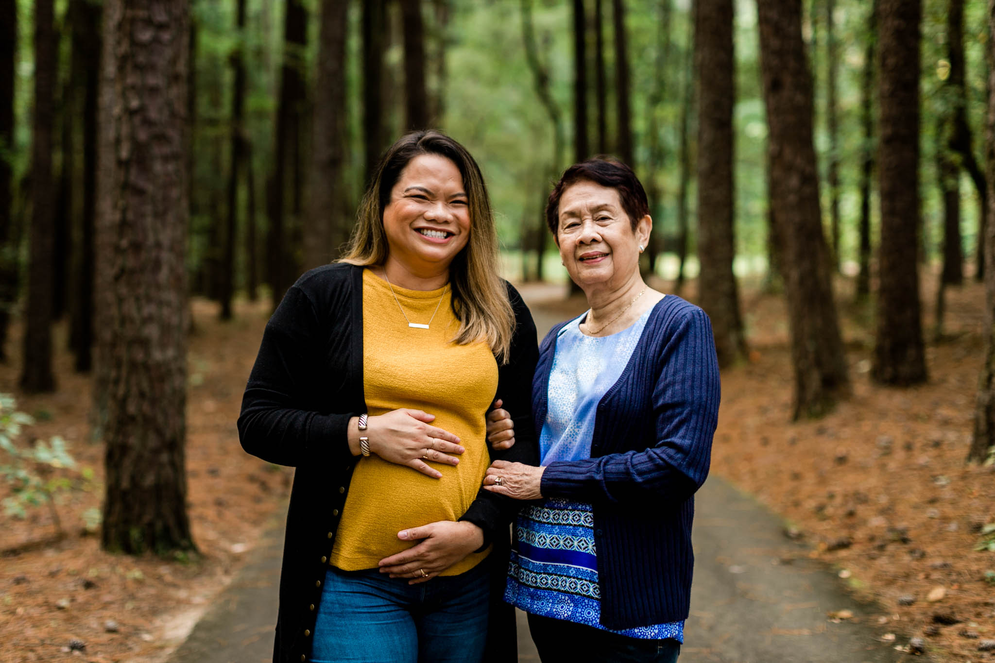 Raleigh Newborn Photographer | By G. Lin Photography | Grandma and granddaughter portrait at Umstead Park