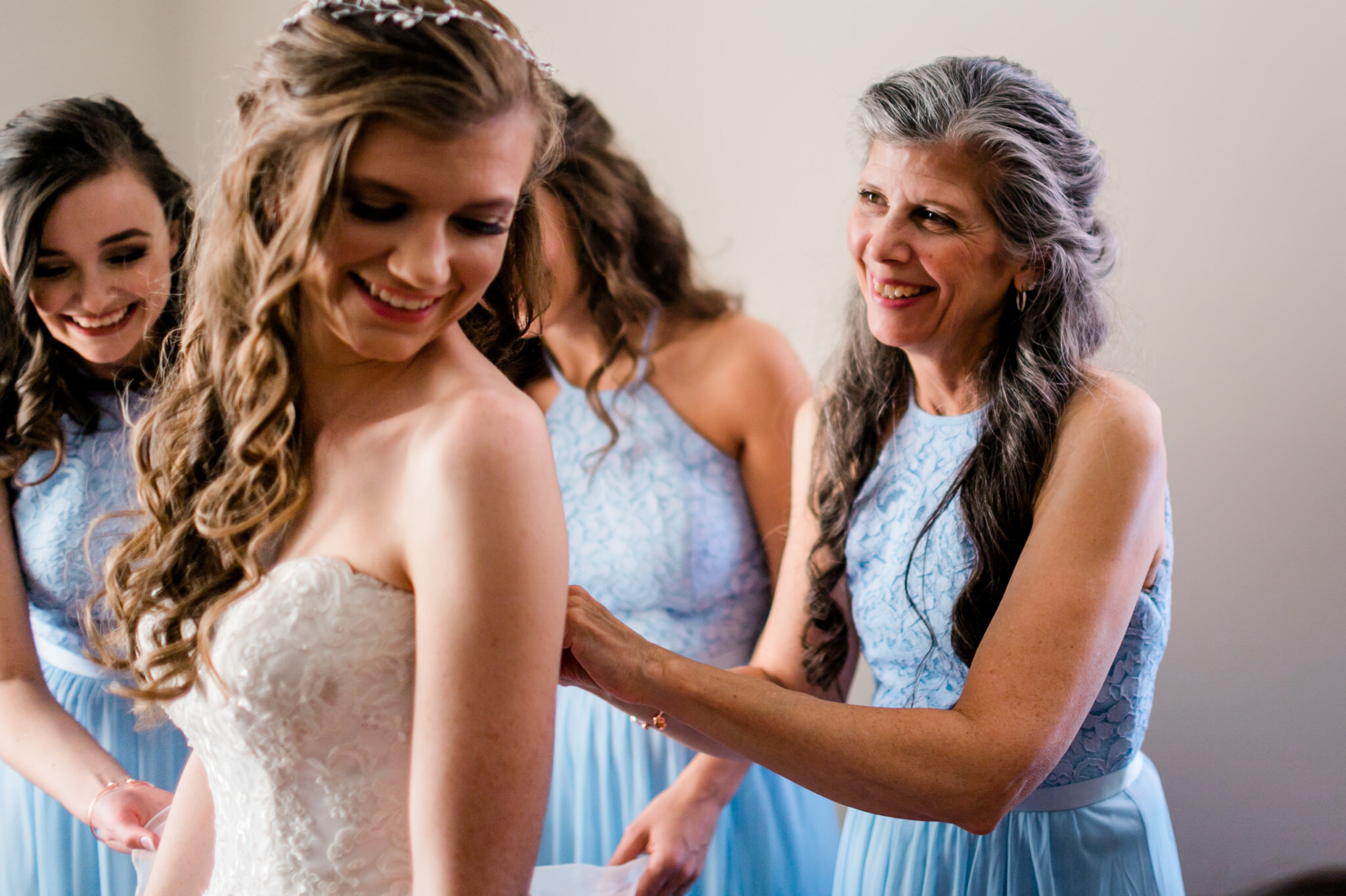 Durham Wedding Photographer | By G. Lin Photography | Mother of the bride zipping up bride