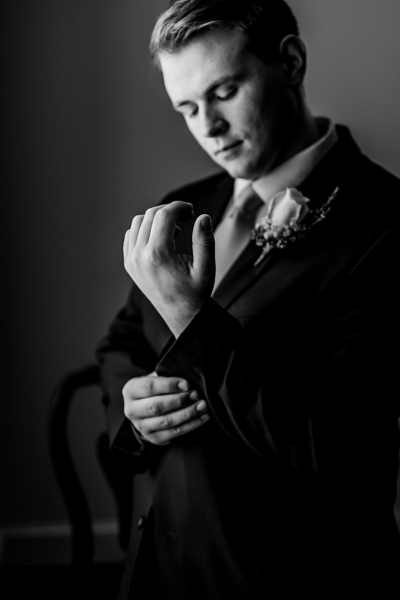 Durham Wedding Photographer | By G. Lin Photography | Groom putting on cuff links on suit