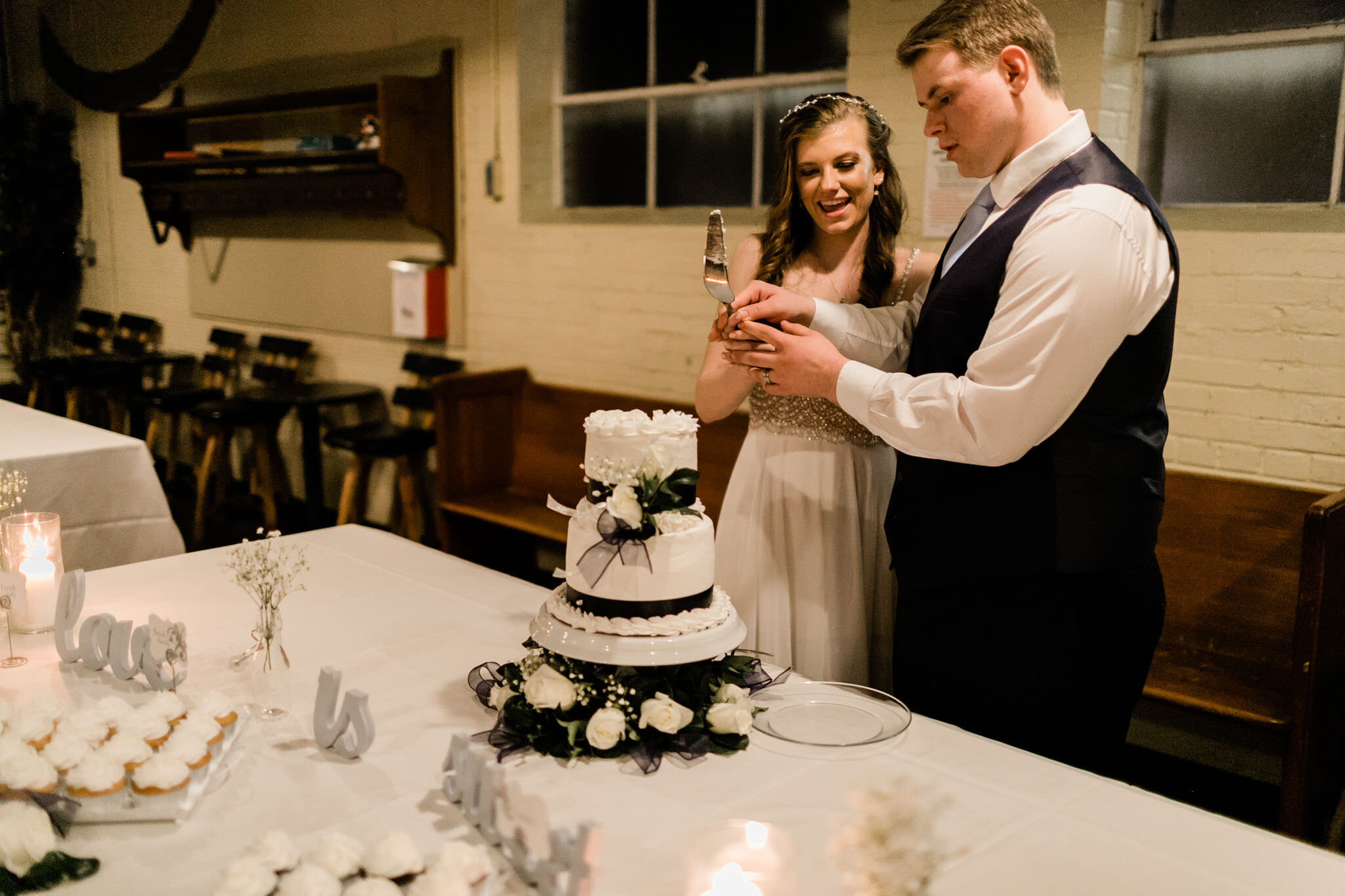 Durham Wedding Photographer | By G. Lin Photography | Bride and groom cutting wedding cake