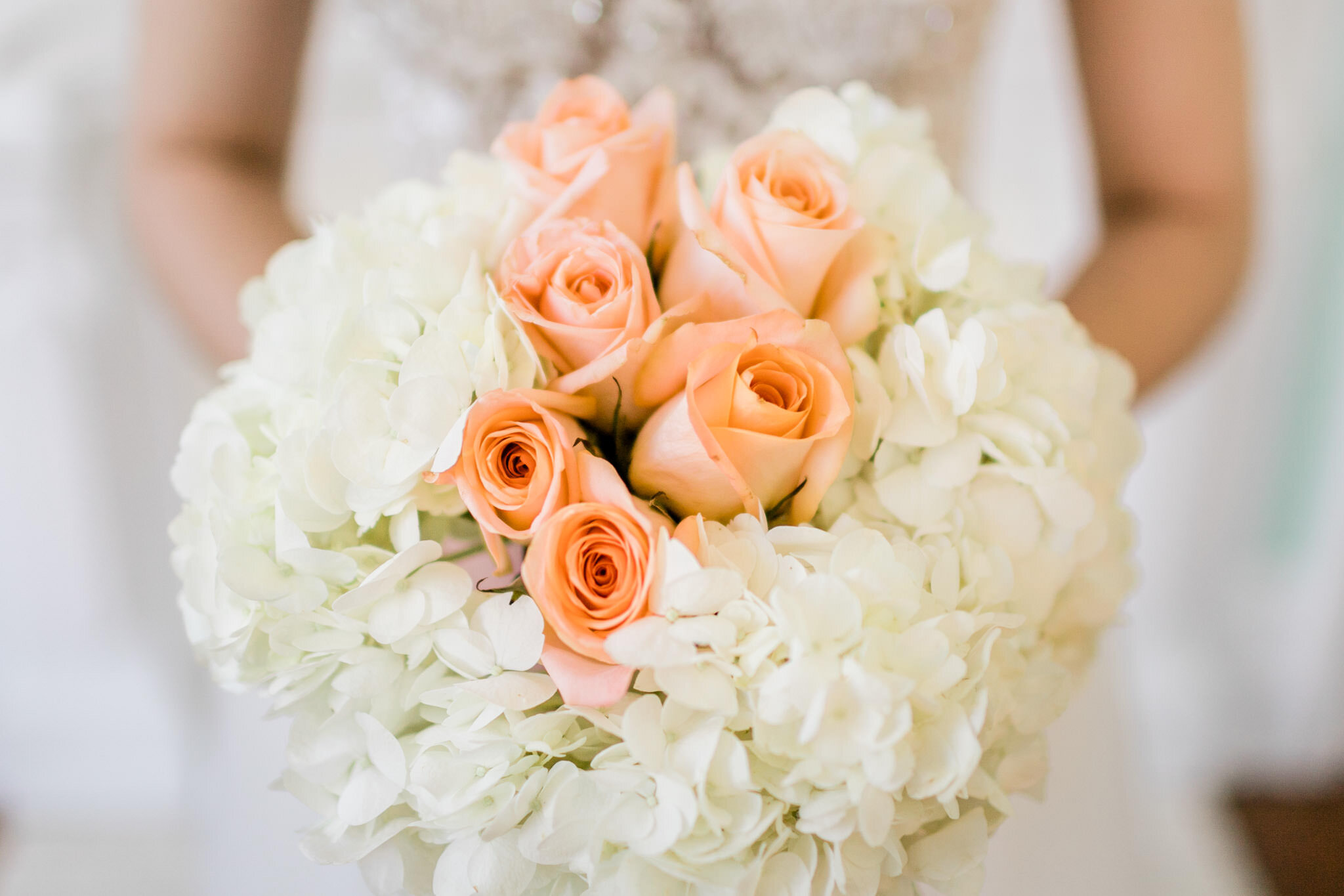 Raleigh Wedding Photographer | By G. Lin Photography | Merrimon Wynne House | Bride holding bouquet of flowers