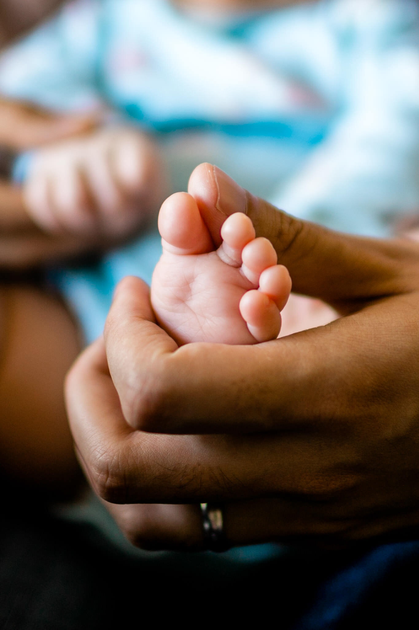 Raleigh Newborn Photographer | By G. Lin Photography | Close up of baby's feet