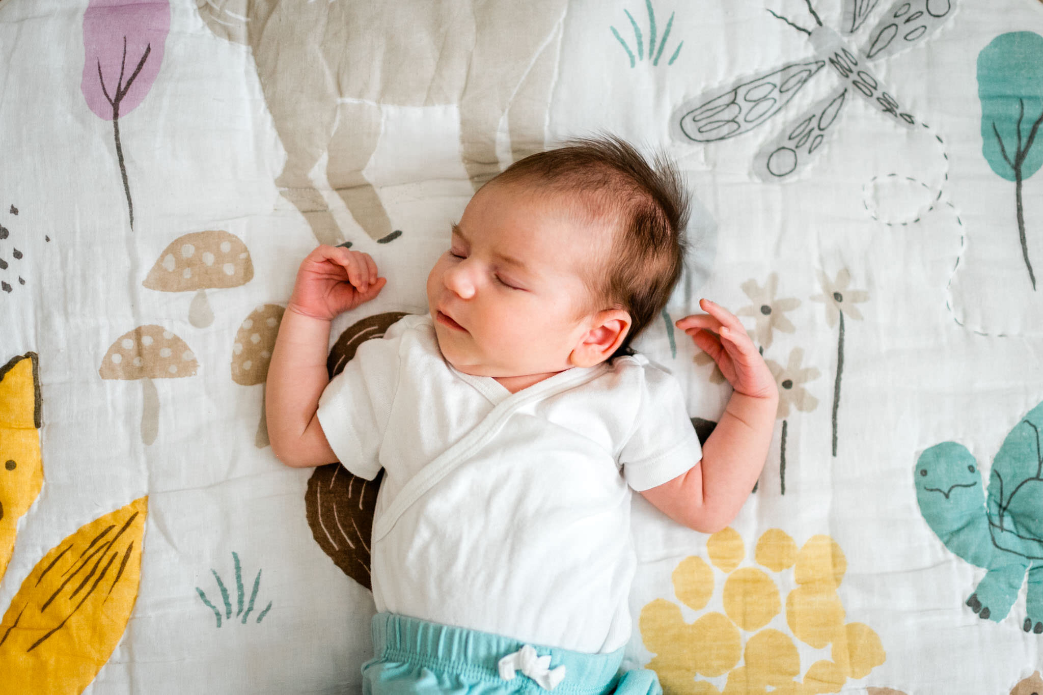 Raleigh Newborn Photographer | By G. Lin Photography | Baby sleeping on floor