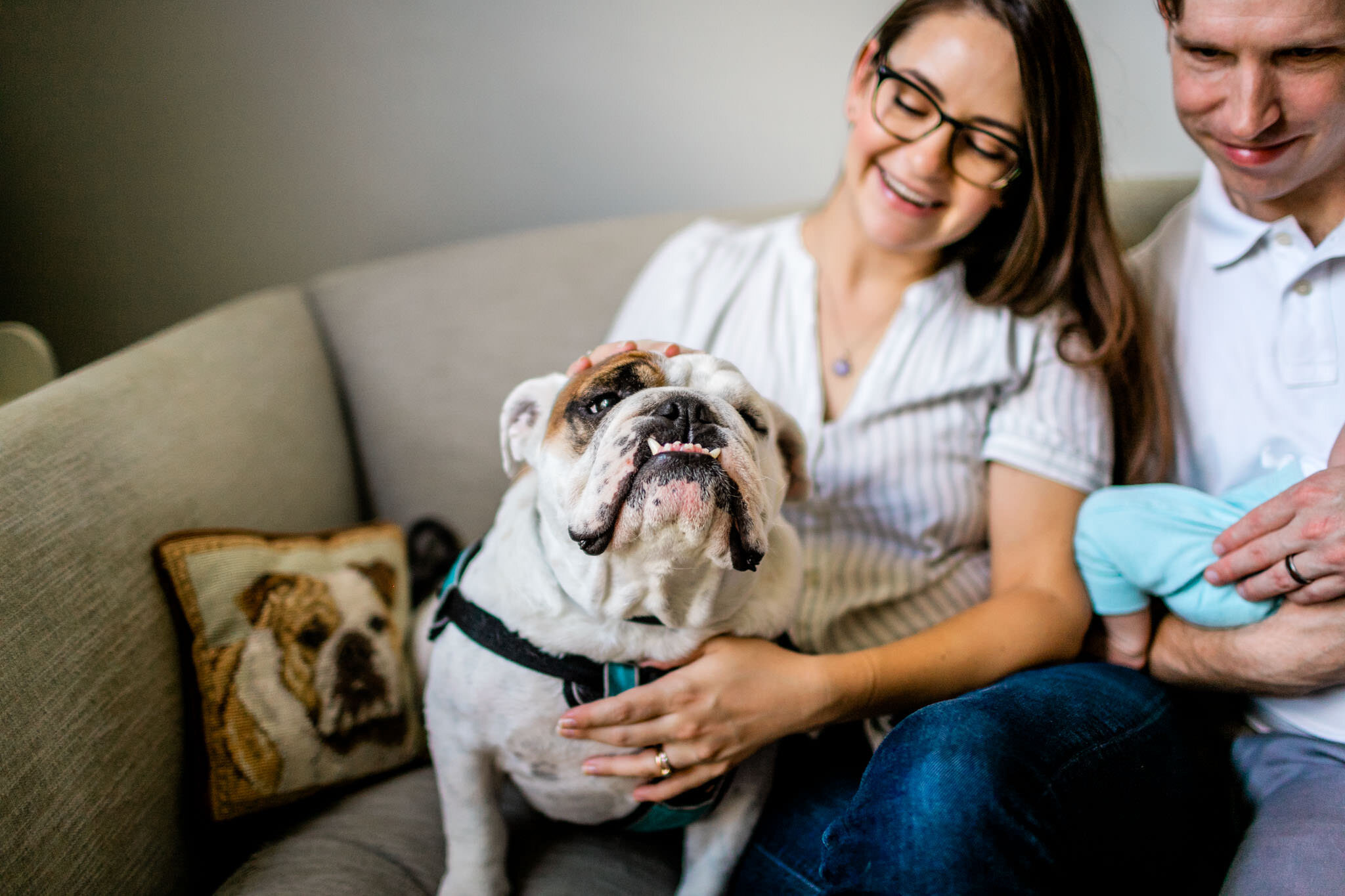 Raleigh Newborn Photographer | By G. Lin Photography | Candid family photo on couch