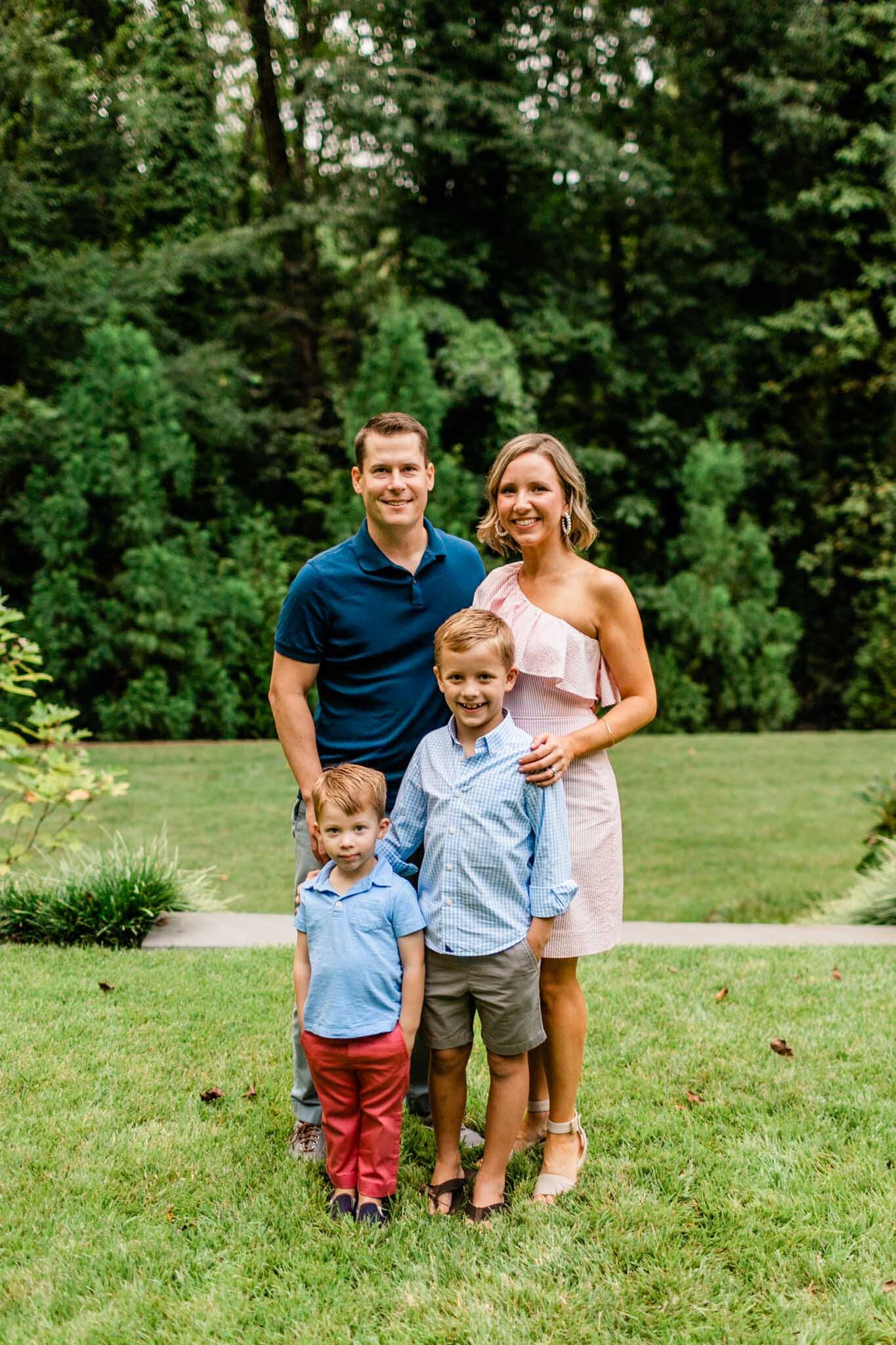 Raleigh Family Photographer | By G. Lin Photography | Summer outdoor family photo