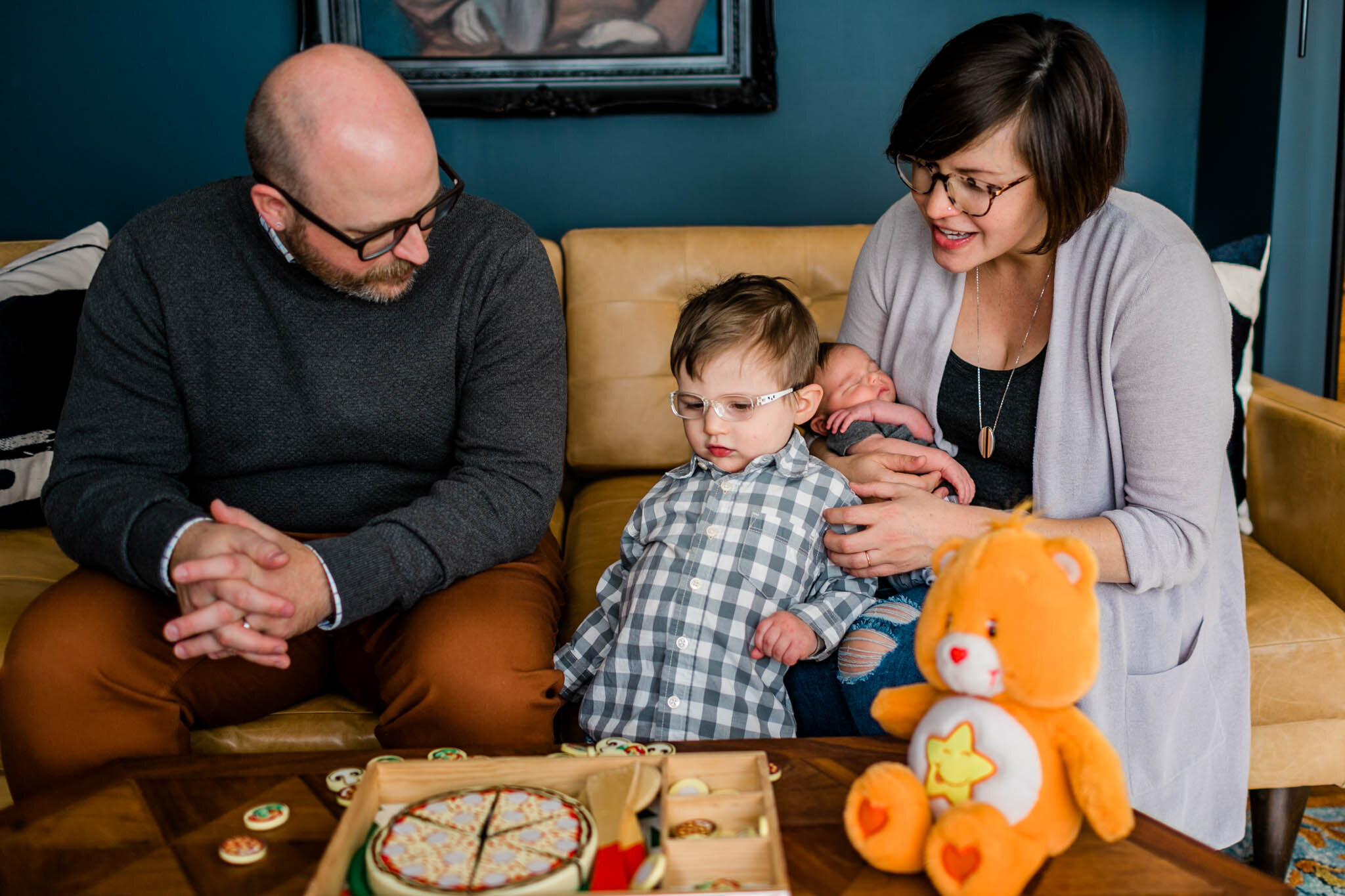 Raleigh Lifestyle Family Photographer | By G. Lin Photography | Family sitting on couch