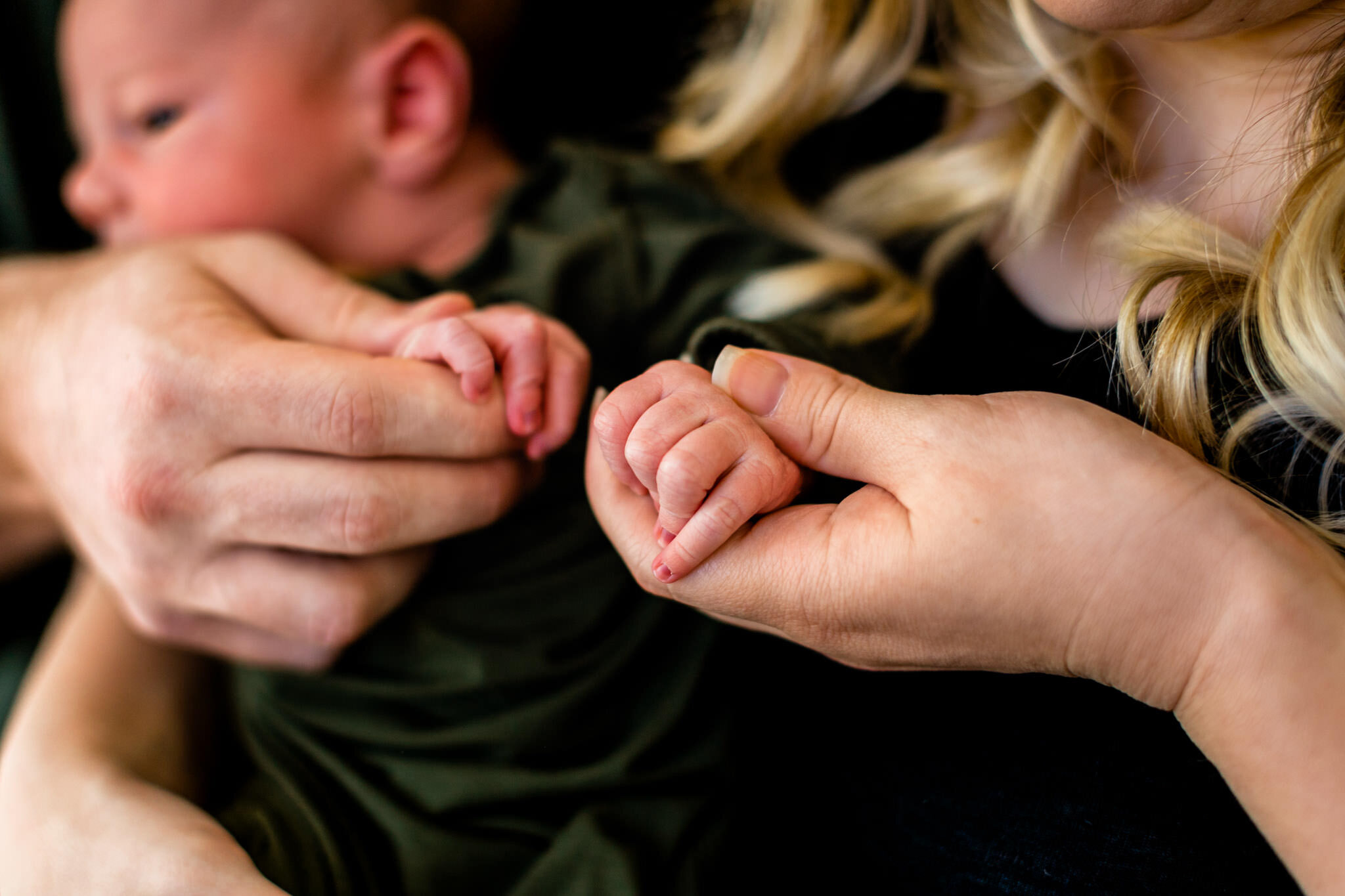 Raleigh Newborn Photographer | By G. Lin Photography | Close up of baby's hands