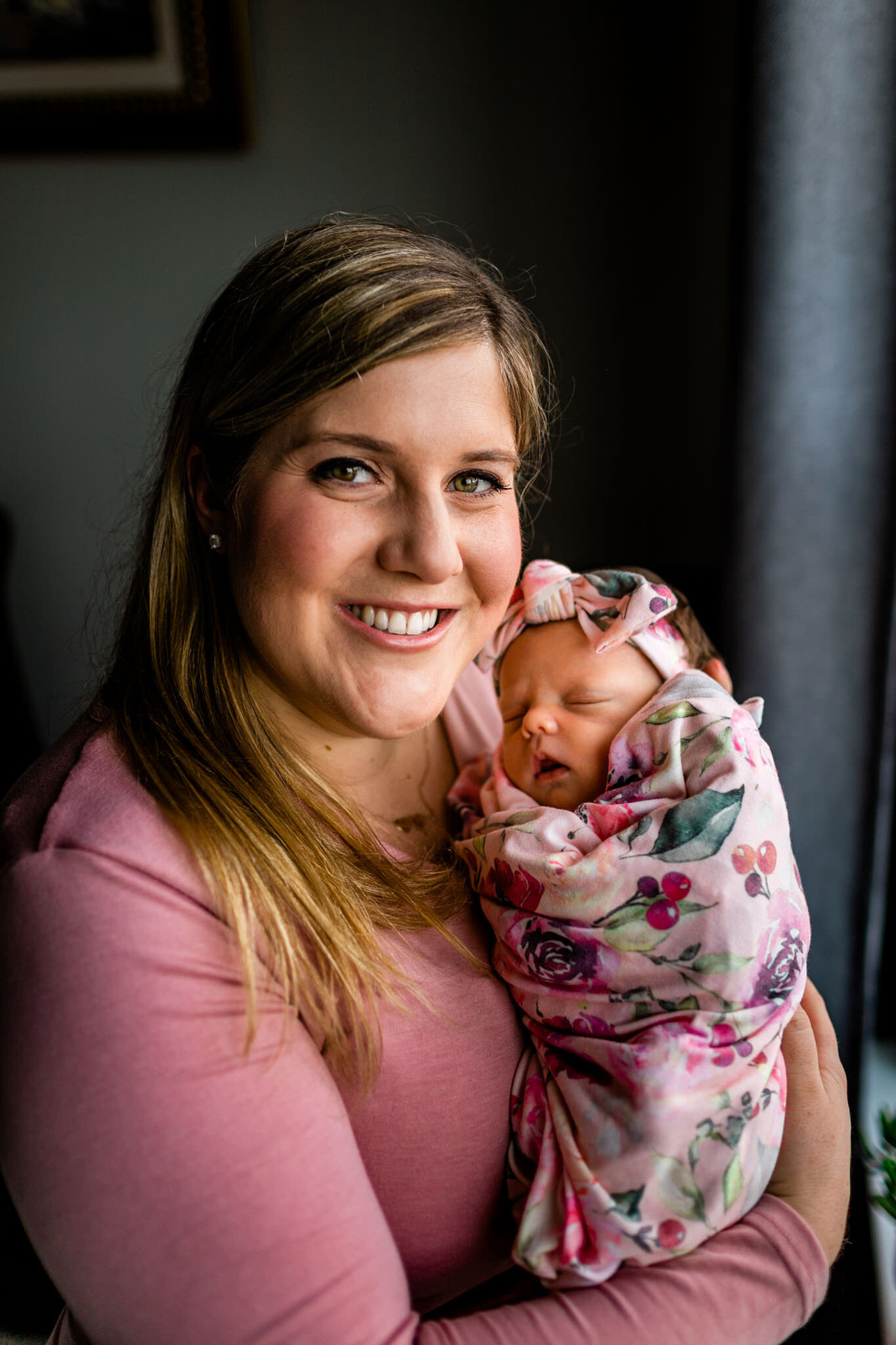 Raleigh Newborn Photographer | By G. Lin Photography | Portrait of mother and baby girl