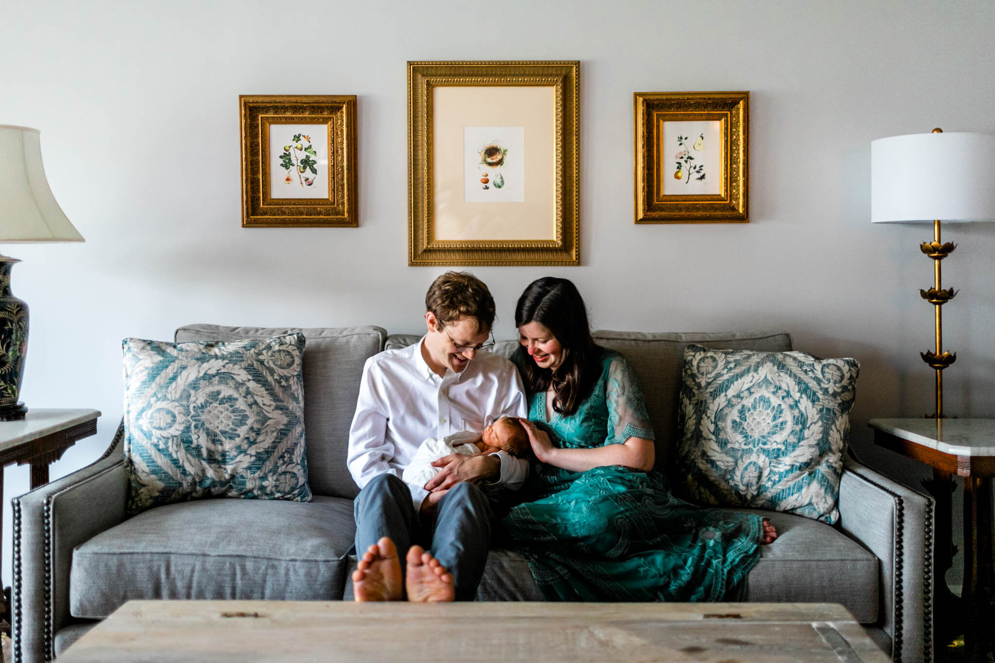 Durham Newborn Photographer | By G. Lin Photography | Family sitting on couch