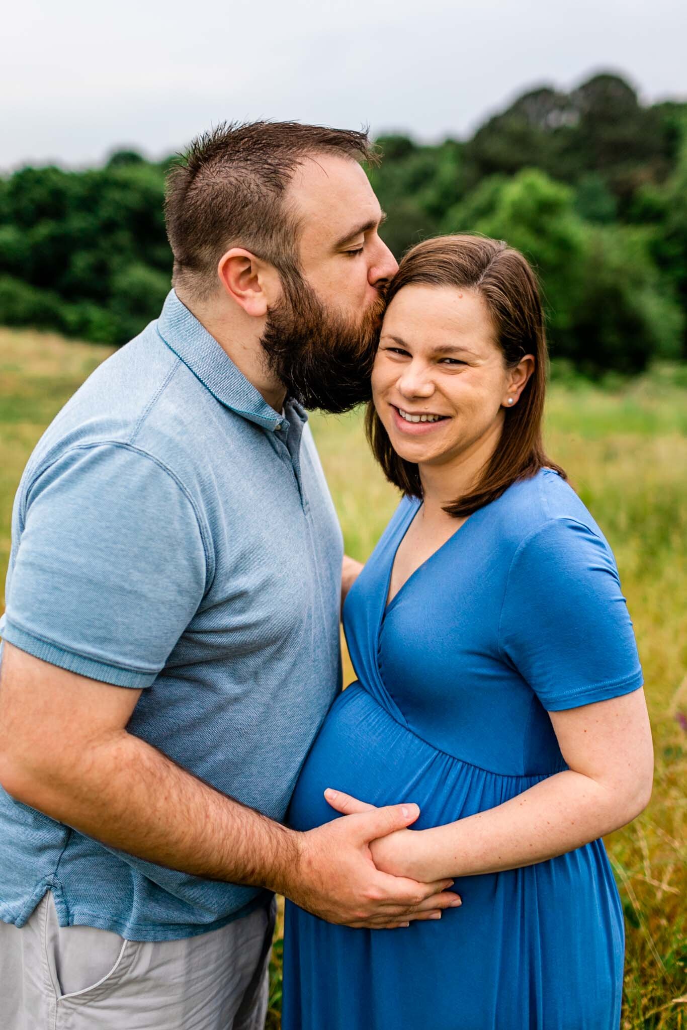 Raleigh Maternity Photographer | By G. Lin Photography | Husband kissing wife | NCMA Maternity Photos