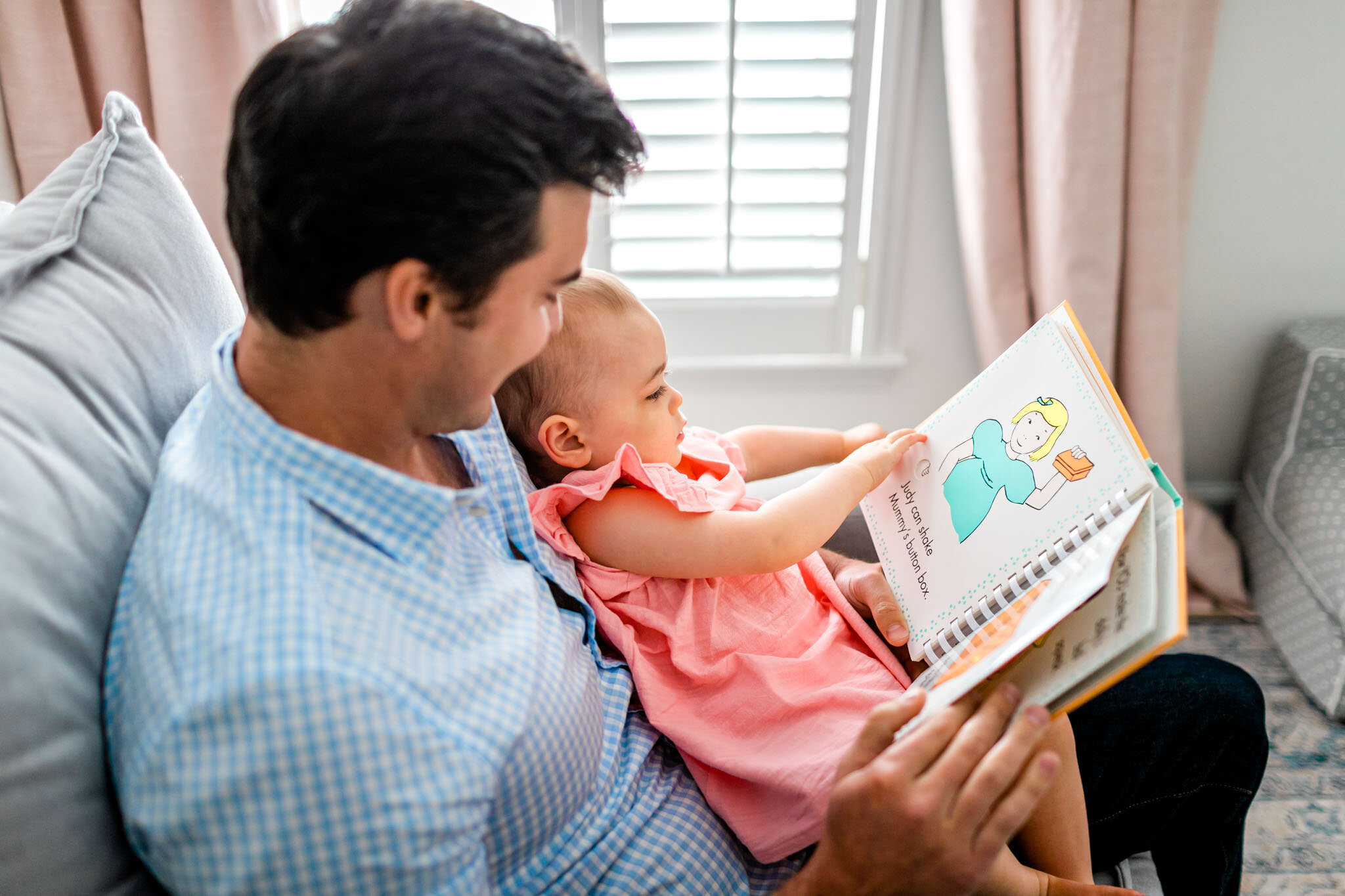 Lifestyle Durham Family Photographer | By G. Lin Photography | Father reading to daughter
