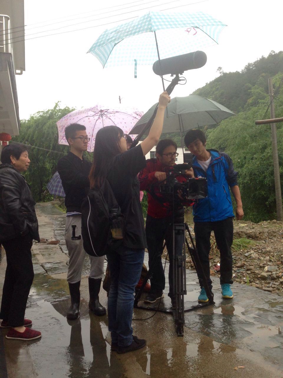 Rainy days in Shang Xiao Qi.