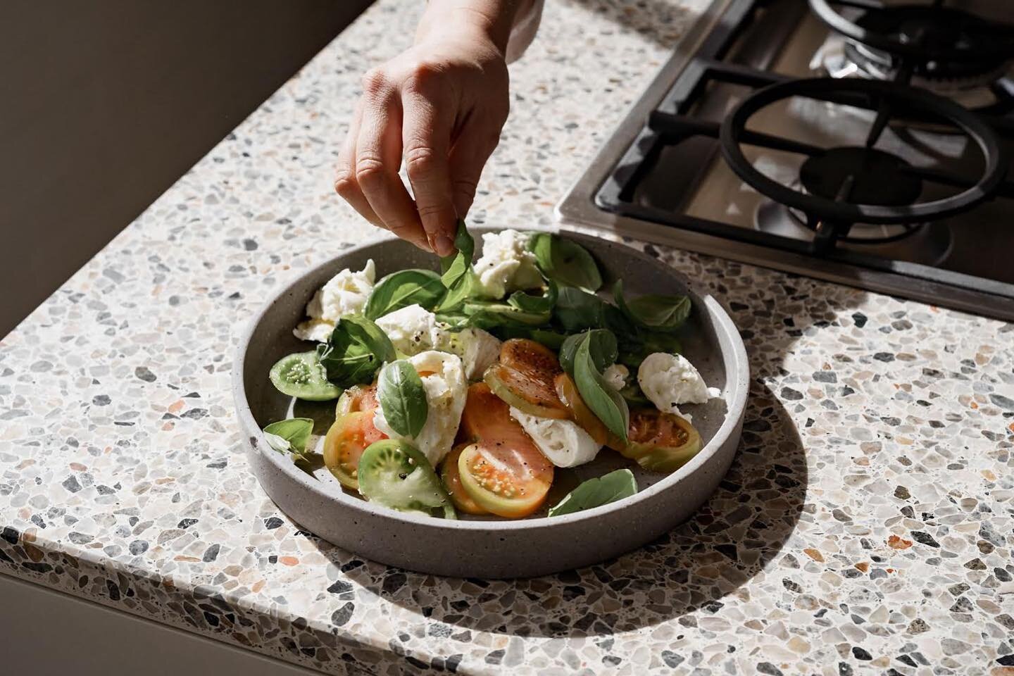 Have you ever seen a more perfectly placed salad? #tonyevansphoto
.
.
.
.
.
.
#geelongphotographer #geelongphotographers #geelongphotography #geelonglifestylephotographer #melbournephotographer #ballaratphotographer #surfcoastphotographer #productpho