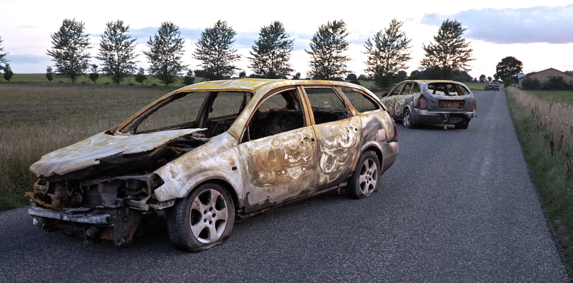 BurnedCarWreck_TS_HDRI0000.jpg