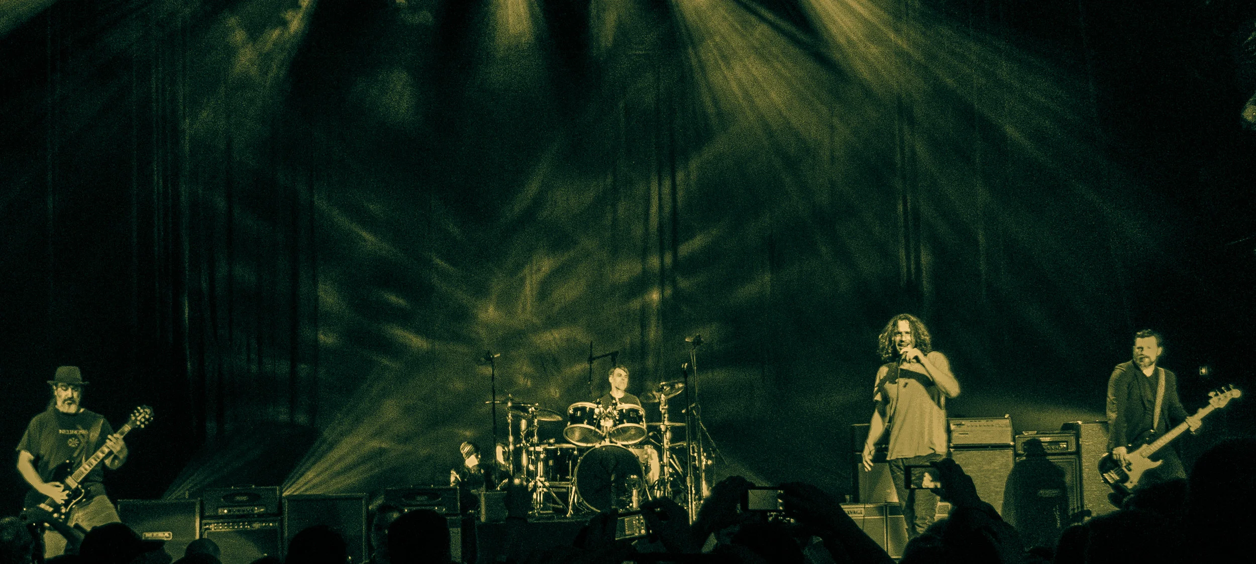 Soundgarden_at_Paramount_Theatre.jpg