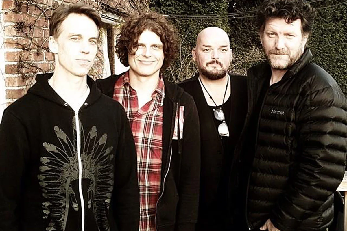 RollingStone: Hear Grunge Supergroup Ten Commandos’ “Staring Down The Dust”