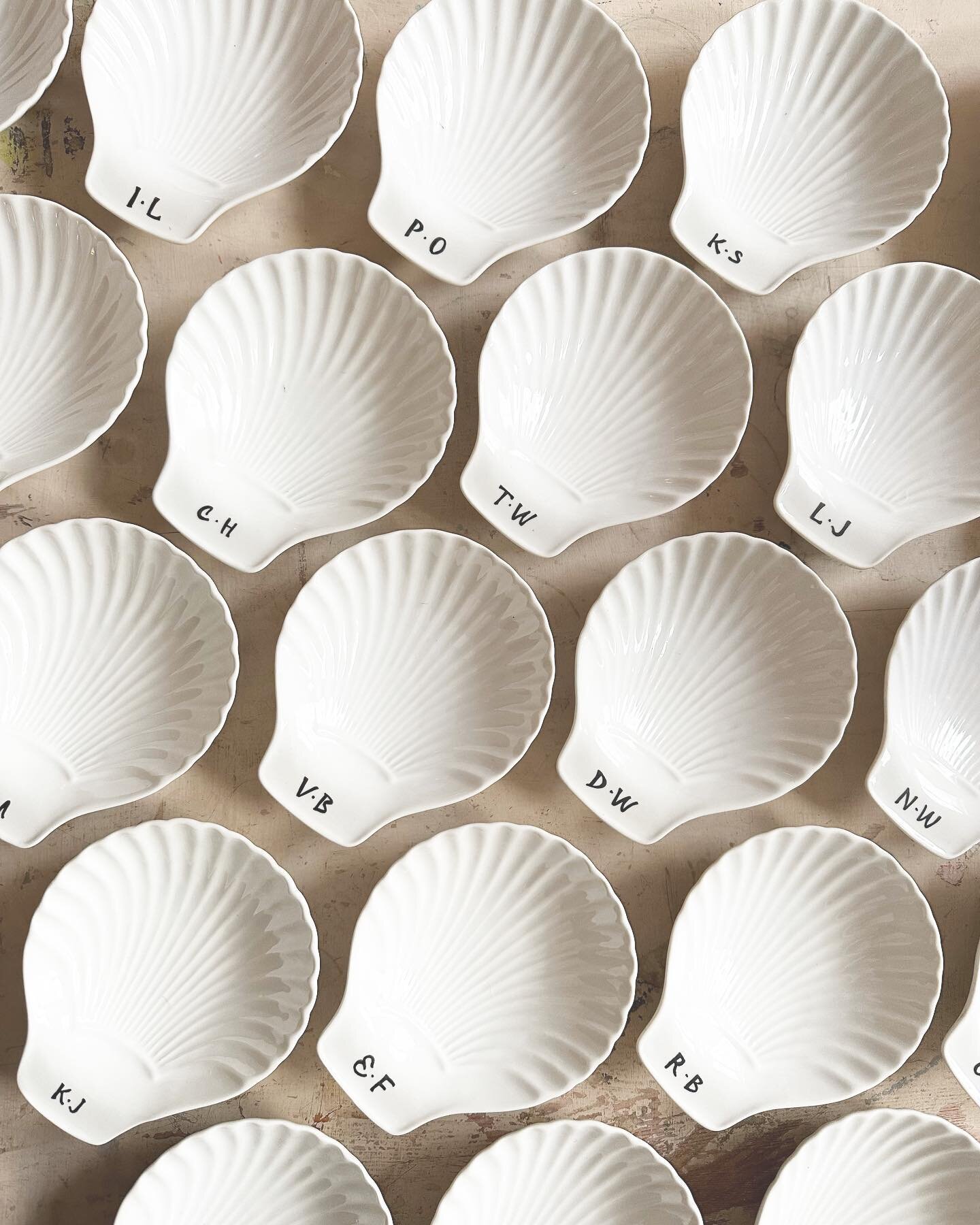 Personalised shells created for a wonderful @rachelbakewell x @_anni_lu_ event 🤍🐚