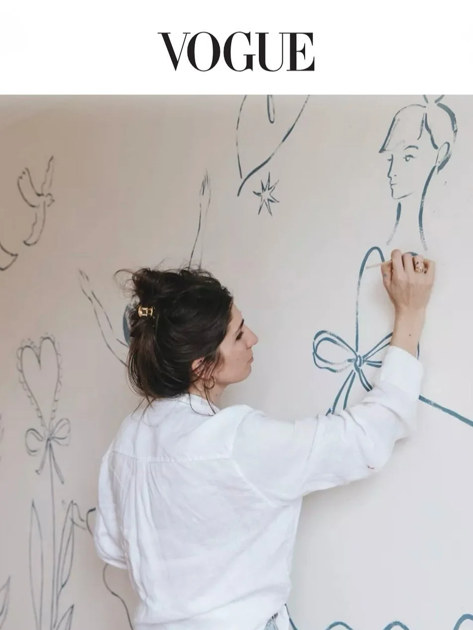 Thank you @vogue.polska for featuring the dreamy mural I flow painted by eye for @rachelbakewell beautiful daughters room. 

Swipe for more details. 
📷 @brian_daly 
@martapuchalska.studio 🖤