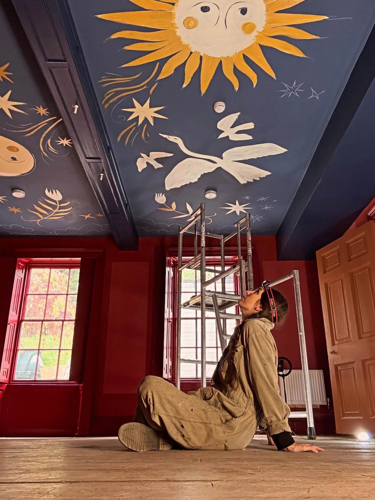 This week I painted ceiling mural at @staycrafted_ 
Freehand sketched out the pattern on the ceiling and spent a few days painting it in by eye. This is my favourite way to work and I love my clients @despina_y @houseofdre._ for trusting me with this