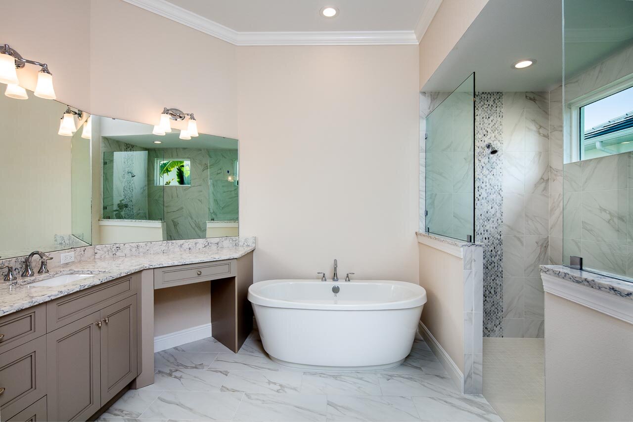 Master Bathroom.JPG