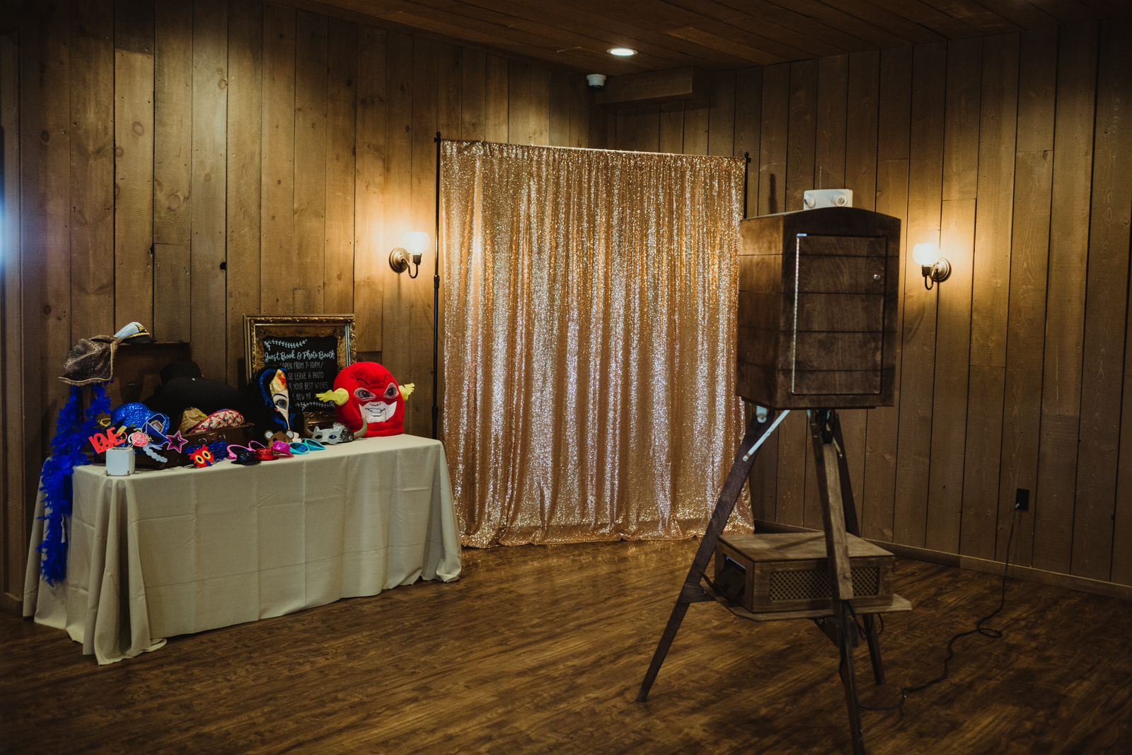 Rustic Manor 1848 Photo Booth