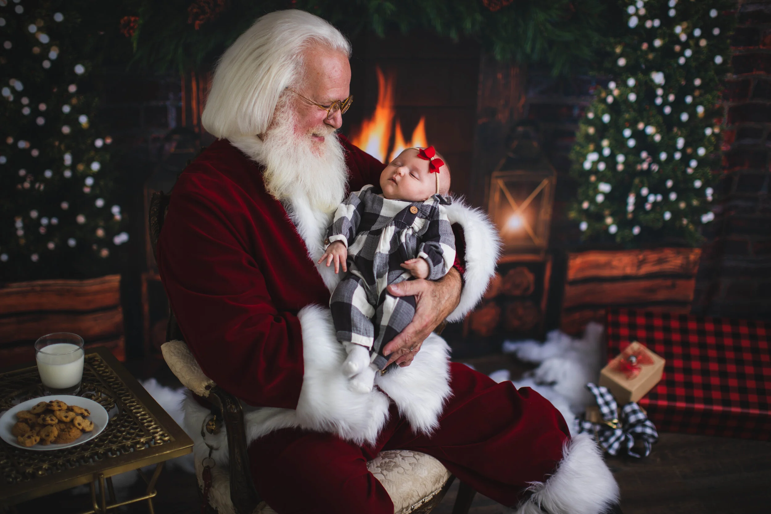 Traditional Santa Mini Session
