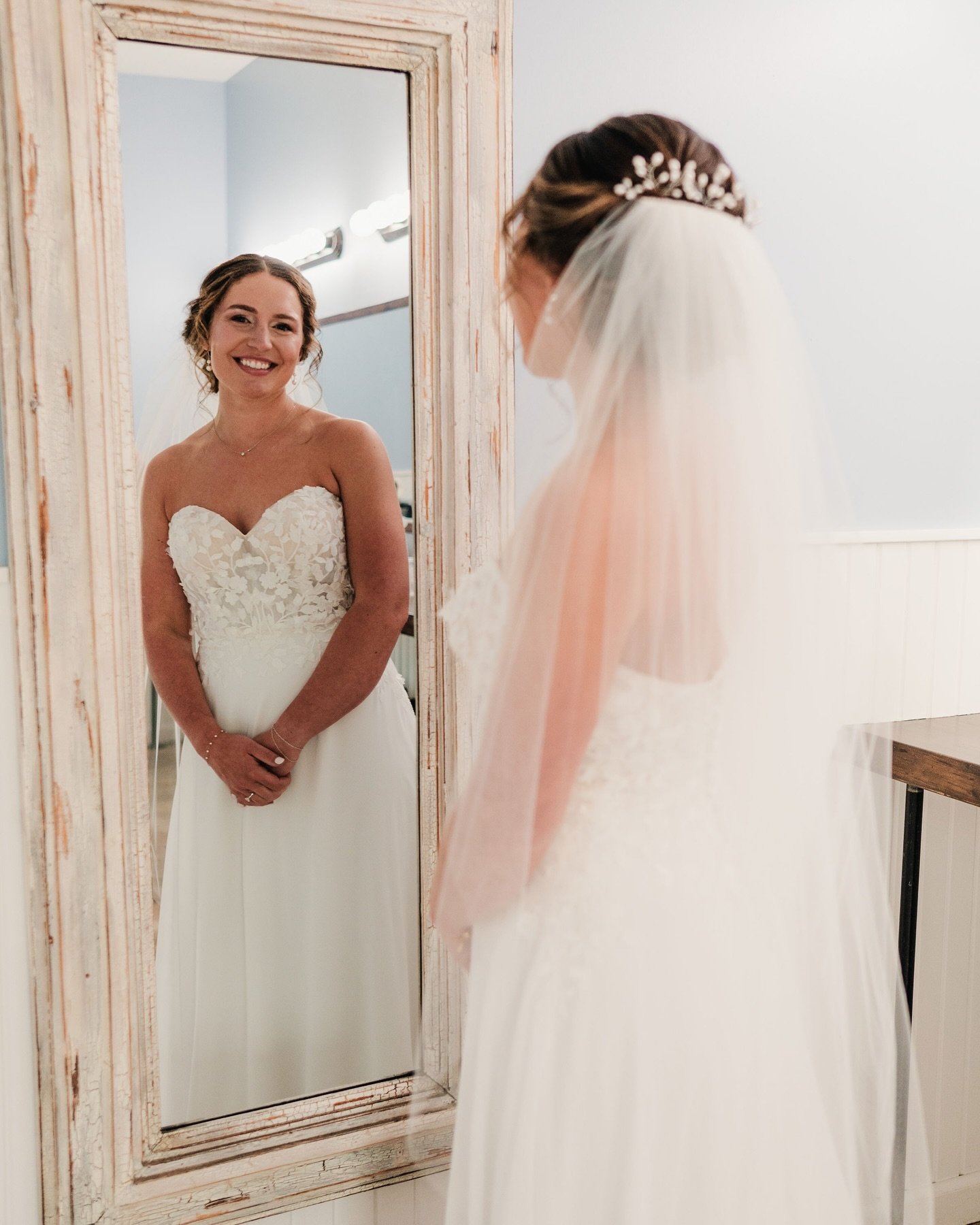 🗓️ Mark your calendars for October 16th to join us for Public Open Tours! Bring your fianc&eacute;, family + friends to explore everything Rustic Manor 1848 has to offer for your wedding day!

✨Tour the barn and surrounding grounds
✨Speak with our e