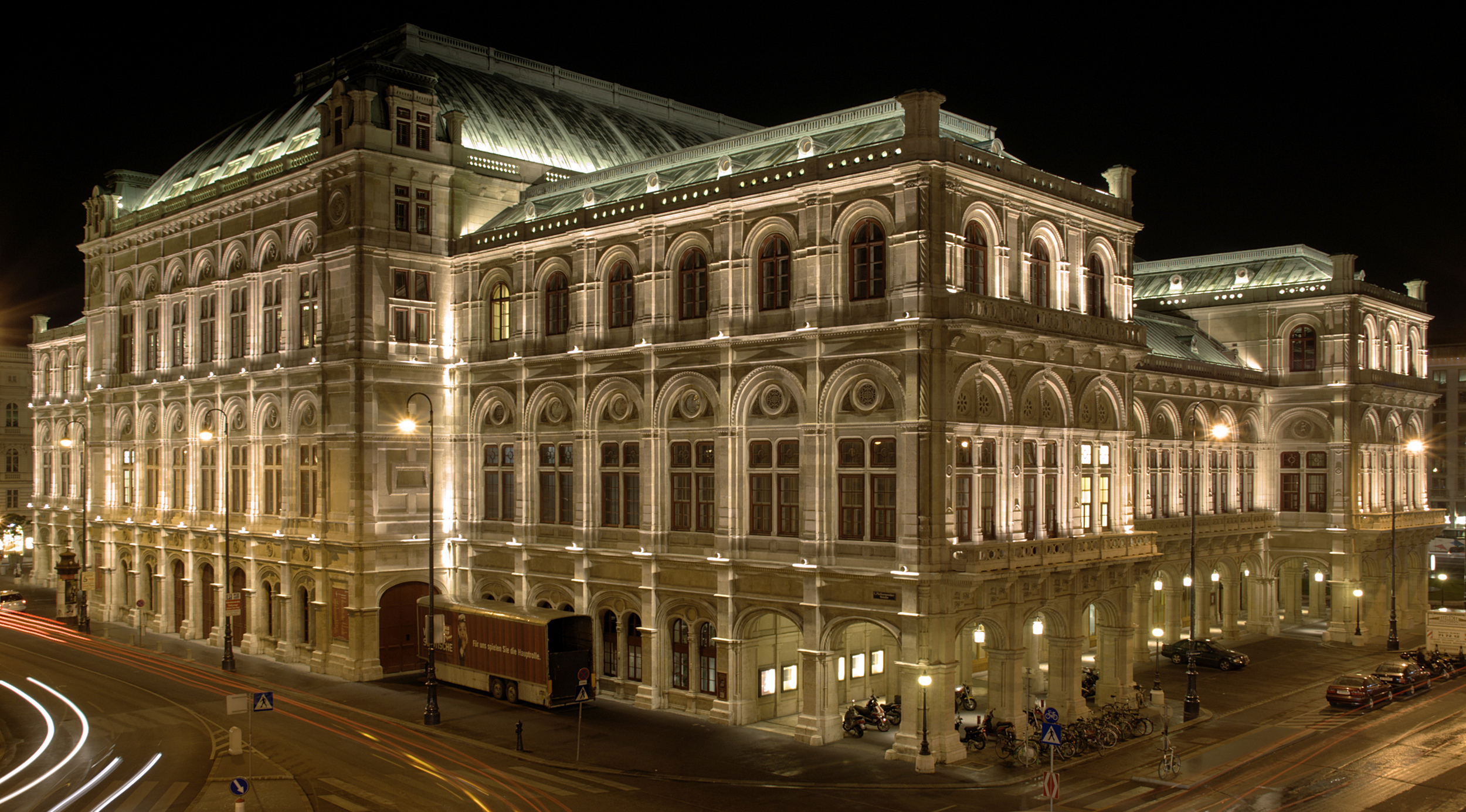 Night view of the Vienna State Opera