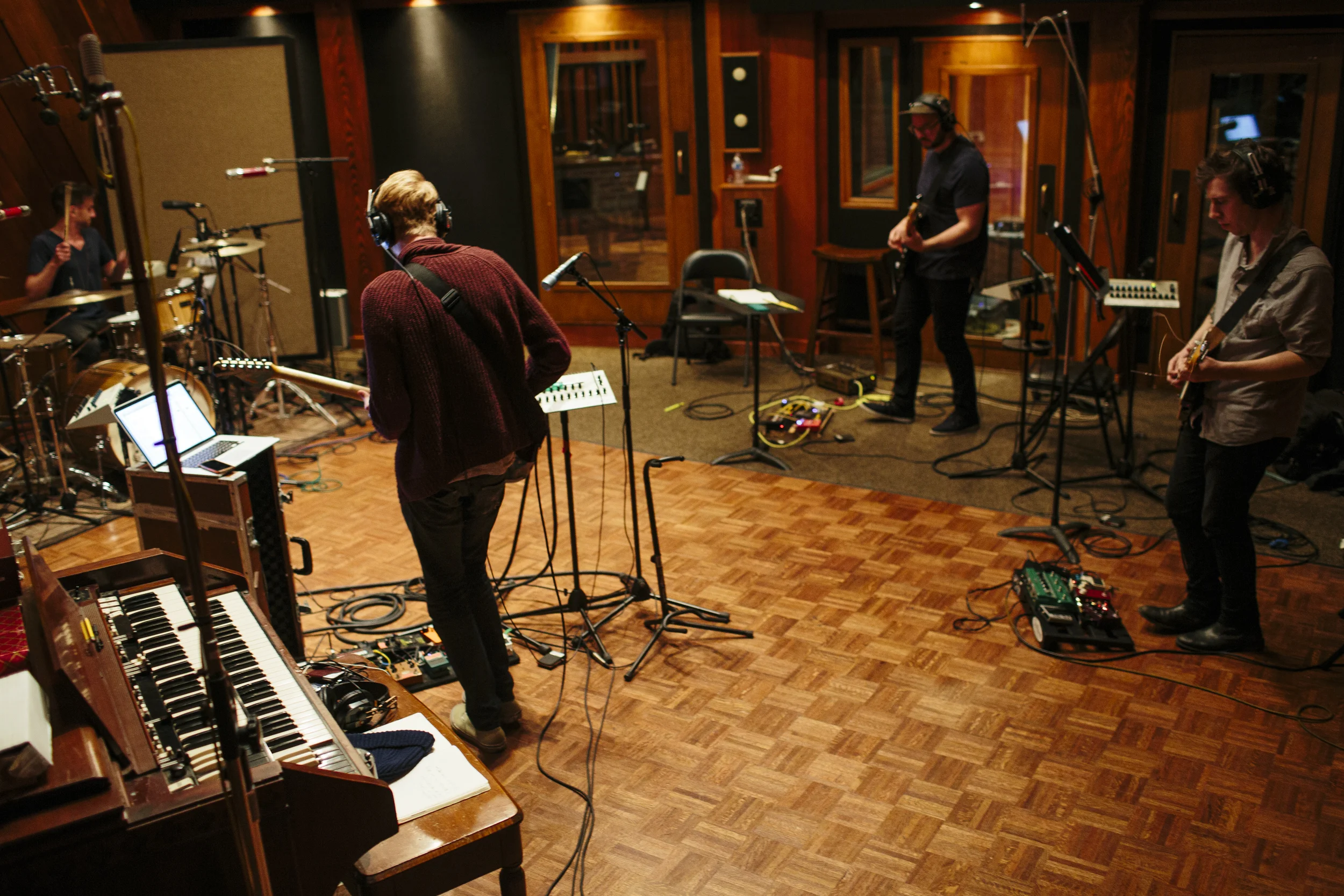 The live tracking room in Ronnie's Place.