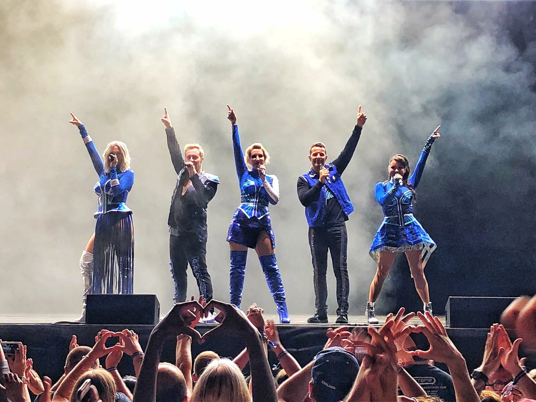 ASSISTANT STYLIST - STEPS - SUMMER OF STEPS TOUR // HEAD STYLIST FRANK STRACHAN