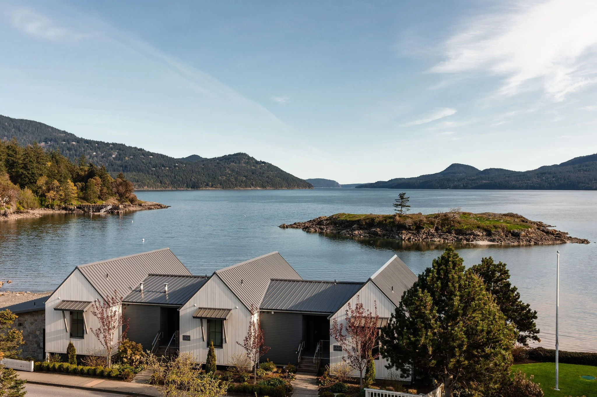 Best Place to Stay Orcas Island — Outlook Inn on Orcas Island