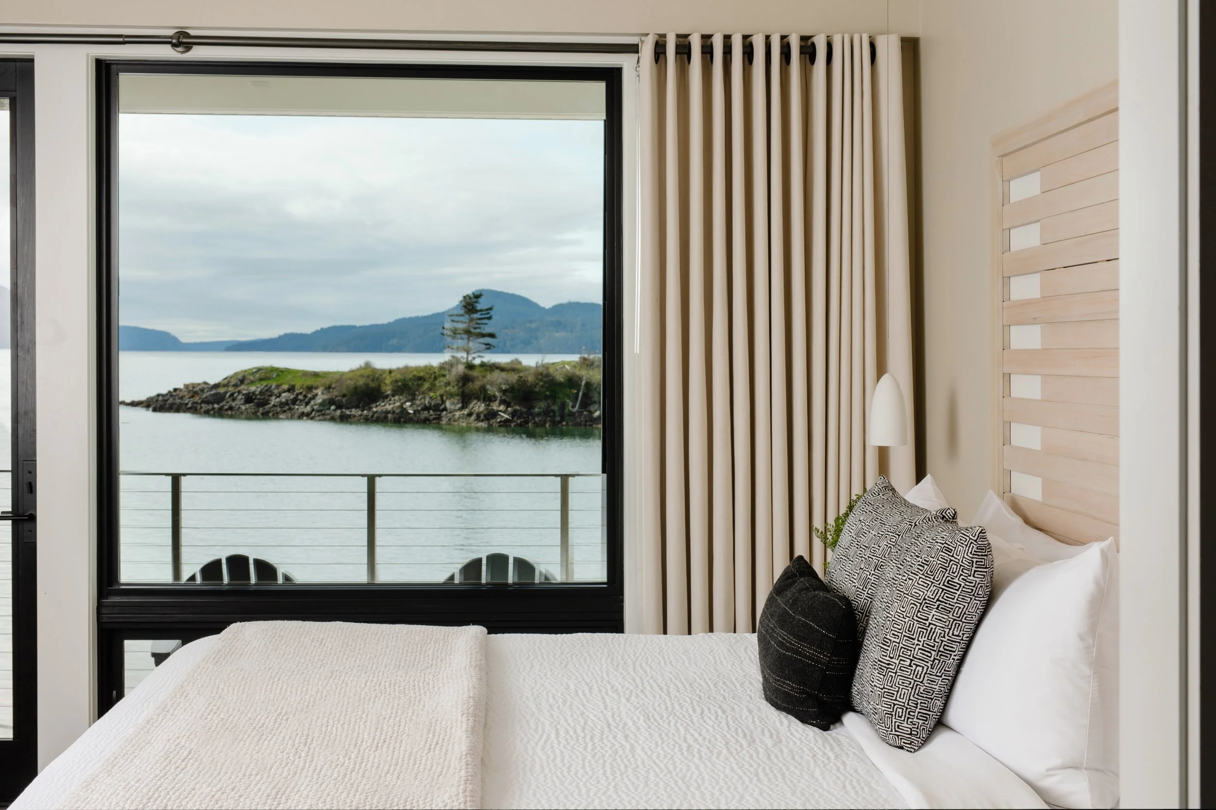 Best Place to Stay Orcas Island — Outlook Inn on Orcas Island