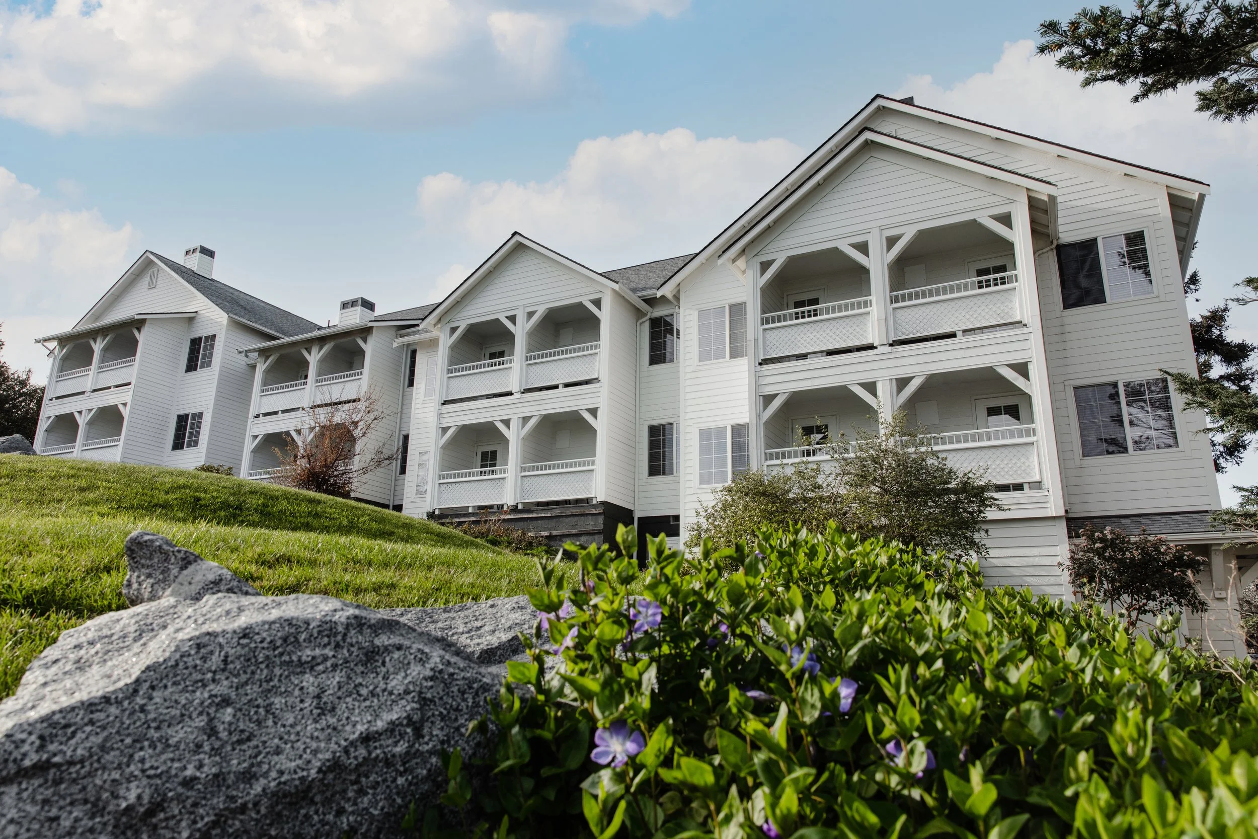 Best Place to Stay on Orcas Island — Outlook Inn on Orcas Island