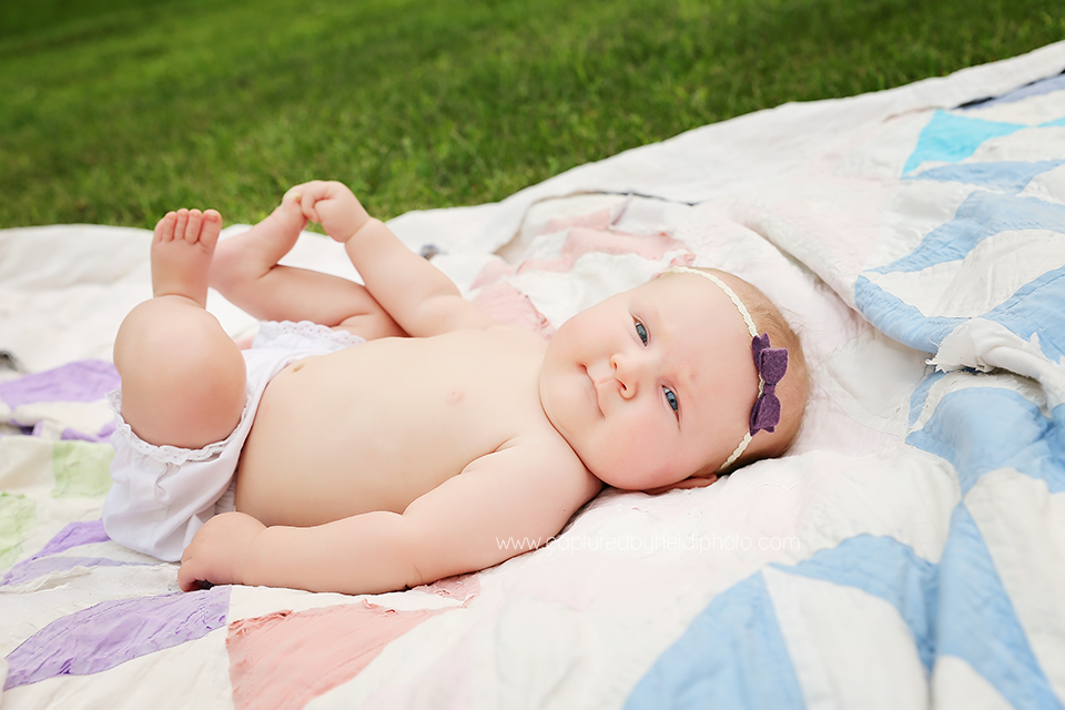 3-central-iowa-baby-photographer-huxley-captured-by-heidi-hicks-family.png