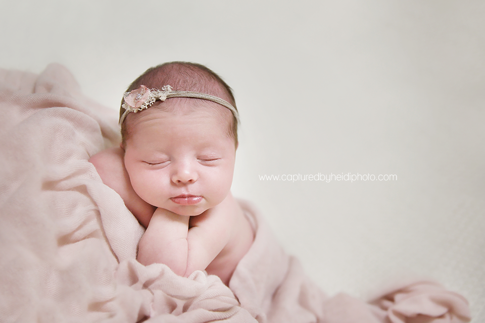 5-central-iowa-newborn-photographer-huxley-ankeny-desmoines-waukee-chelsey-recker-keth-malone.png