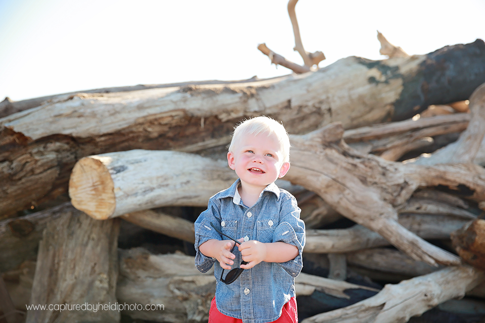 2-central-iowa-children-family-baby-photographer-huxley-desmoines-ankeny-polk-city-saylorville-lake-beach-boys-sailboat-snails-schlichte.png