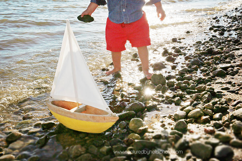 7-central-iowa-children-family-baby-photographer-huxley-desmoines-ankeny-polk-city-saylorville-lake-beach-boys-sailboat-snails-schlichte.png