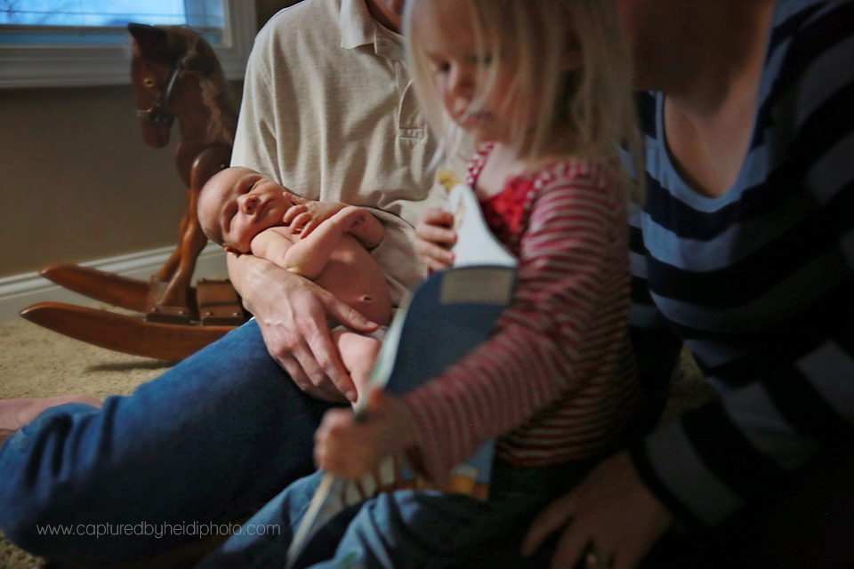 9-central-iowa-newborn-photographer-captured-by-heidi-photography-heidi-hicks-huxley-ankeny-desmoines-in-home-lifestyle-session-big-sister-crib-michelle-haupt.png