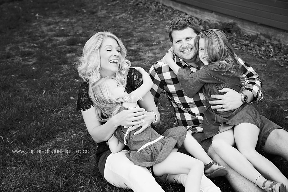 2-central-iowa-family-photographer-huxley-ames-moore-memorial-park-michelle-tom-doyle.png