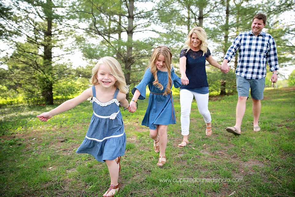 1-central-iowa-family-photographer-huxley-ames-moore-memorial-park-michelle-tom-doyle.png