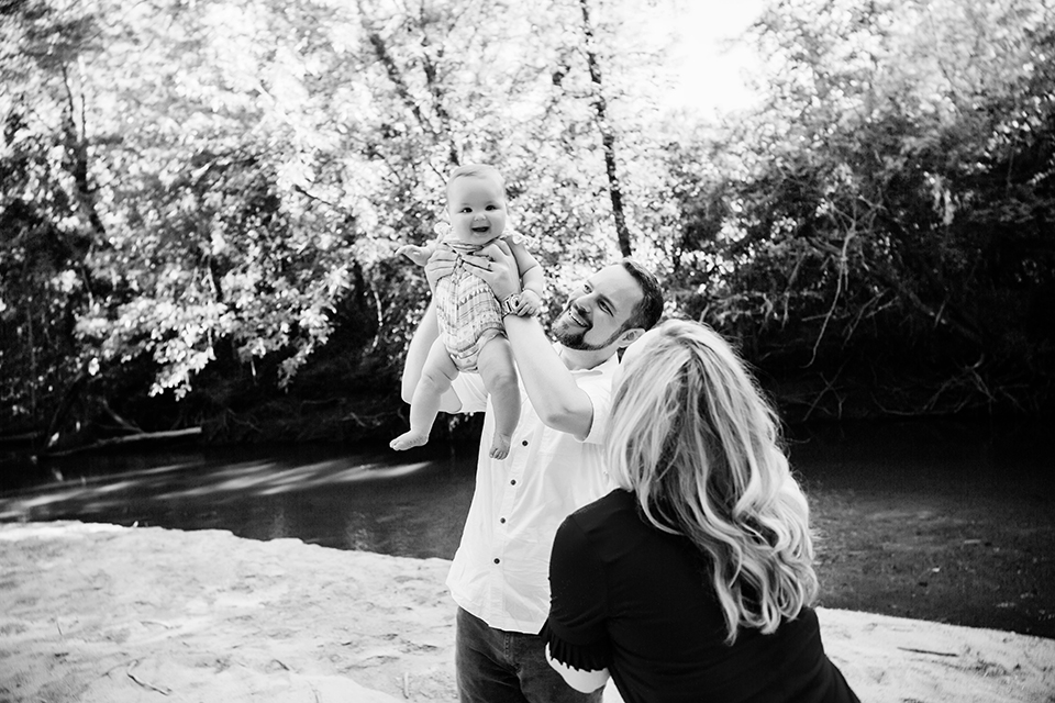 12 central iowa family baby photographer huxley ankeny desmoines weeping willow beach pictures captured by heidi hicks carly nelson.jpg