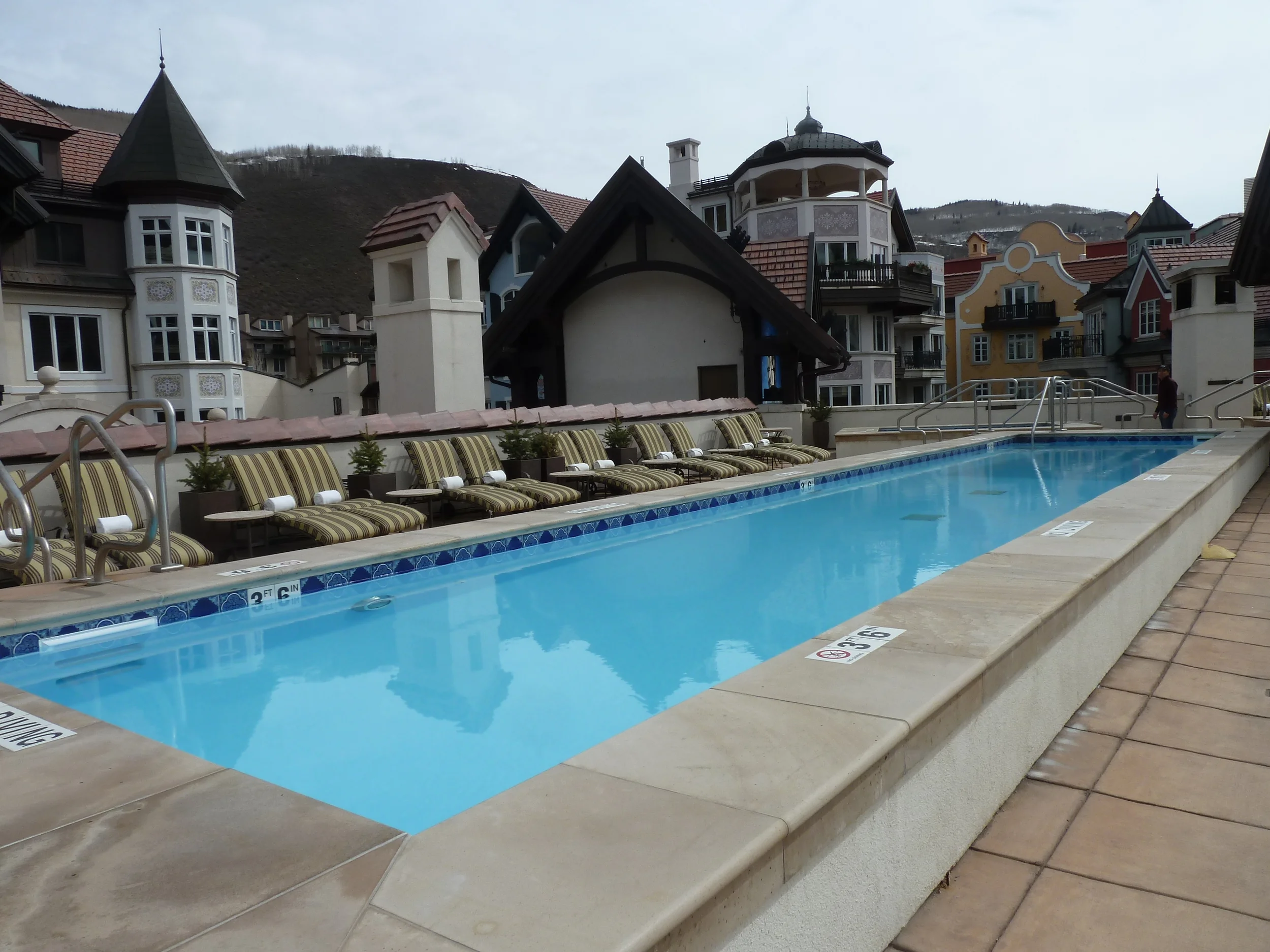 arabelle rooftop pool.JPG