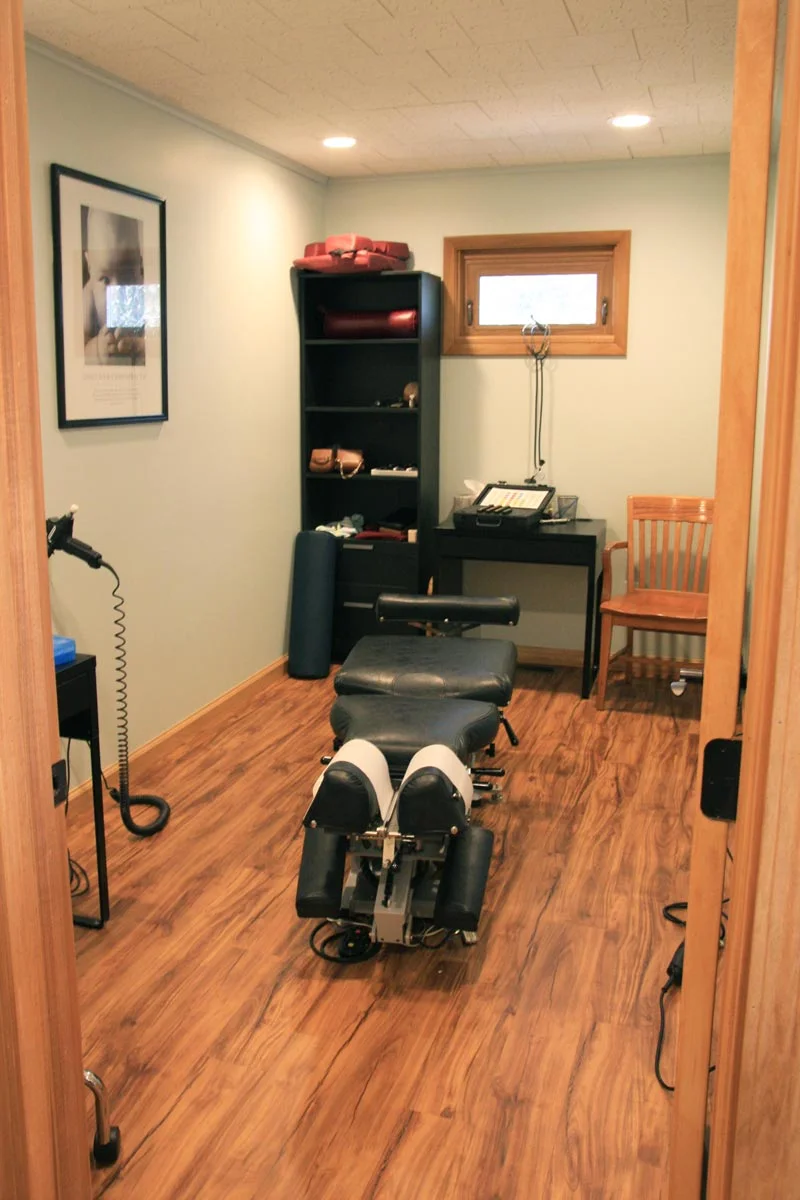 needler-chiropractic-columbus-grove-adjustingroom.jpg
