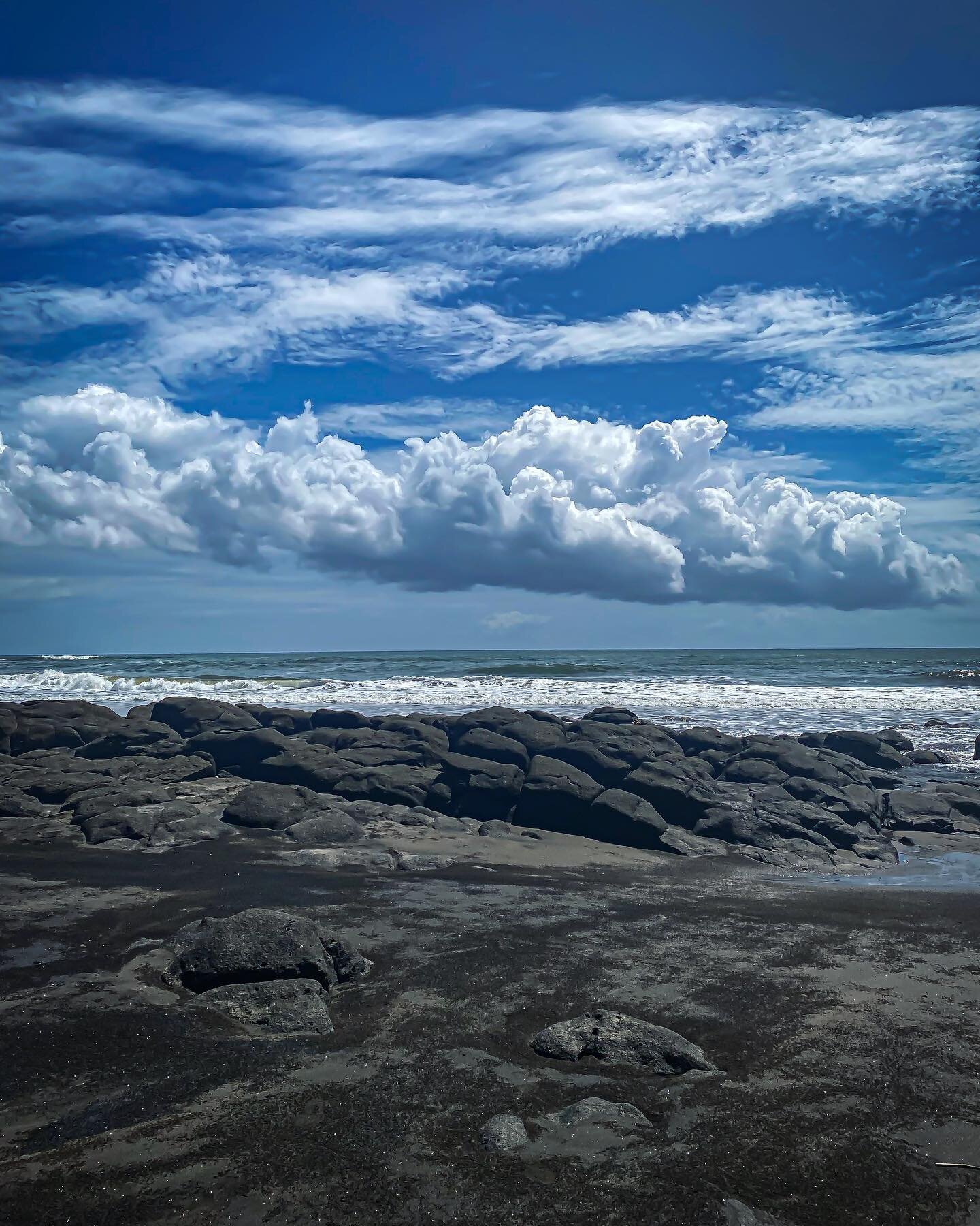 #bali #beach #clouds #indonesia #33trekking #livelaughlove #travel #adventure #backpacking #explore #photography #travelphotography #blog #nomadic #liveauthentic #worldtravel #artofvisuals #scenic #natgeo  #danajonchappelle #shotoniphone #balianbeach