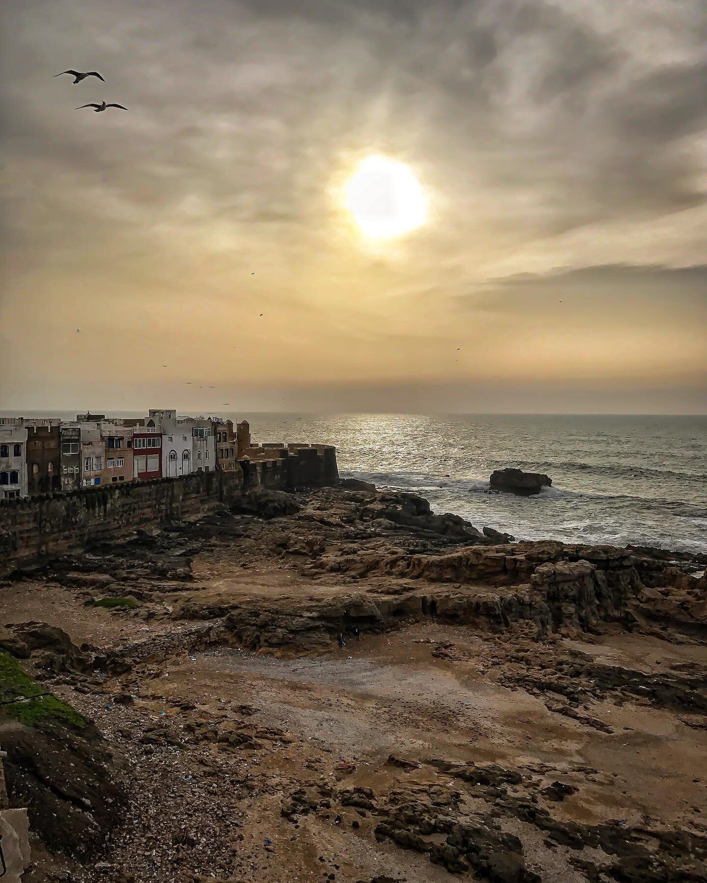 #morocco #essaouira #33trekking #livelaughlove #travel #adventure #backpacking #explore #photography #travelphotography #blog #nomadic #liveauthentic #worldtravel #artofvisuals #scenic #natgeo  #danajonchappelle #shotoniphone #sunset